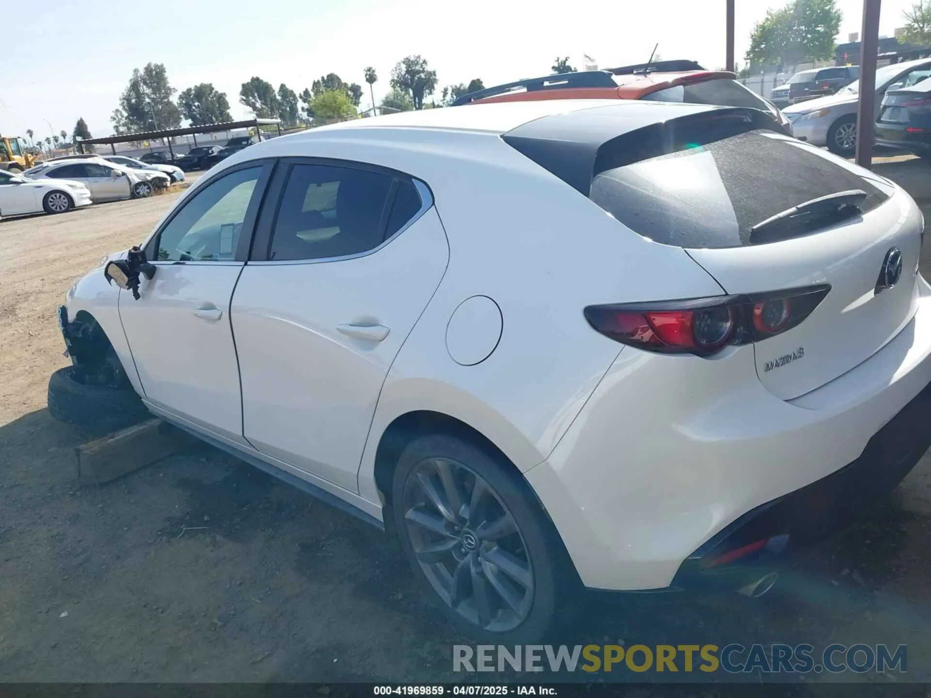 14 Photograph of a damaged car JM1BPALM1L1173422 MAZDA MAZDA3 2020