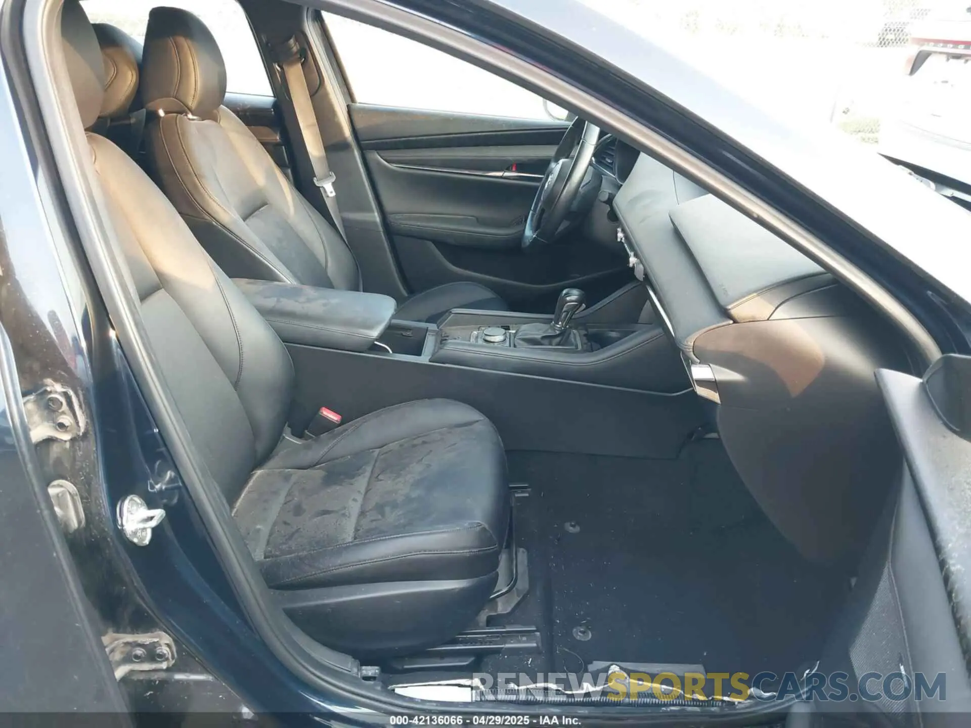 5 Photograph of a damaged car JM1BPAMM9L1167012 MAZDA MAZDA3 2020