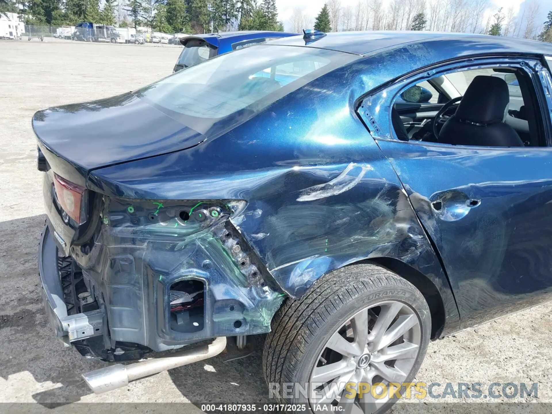 19 Photograph of a damaged car JM1BPBDM6L1171864 MAZDA MAZDA3 2020