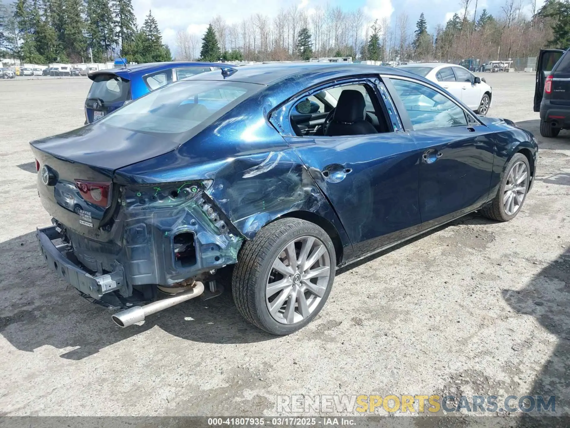 4 Photograph of a damaged car JM1BPBDM6L1171864 MAZDA MAZDA3 2020