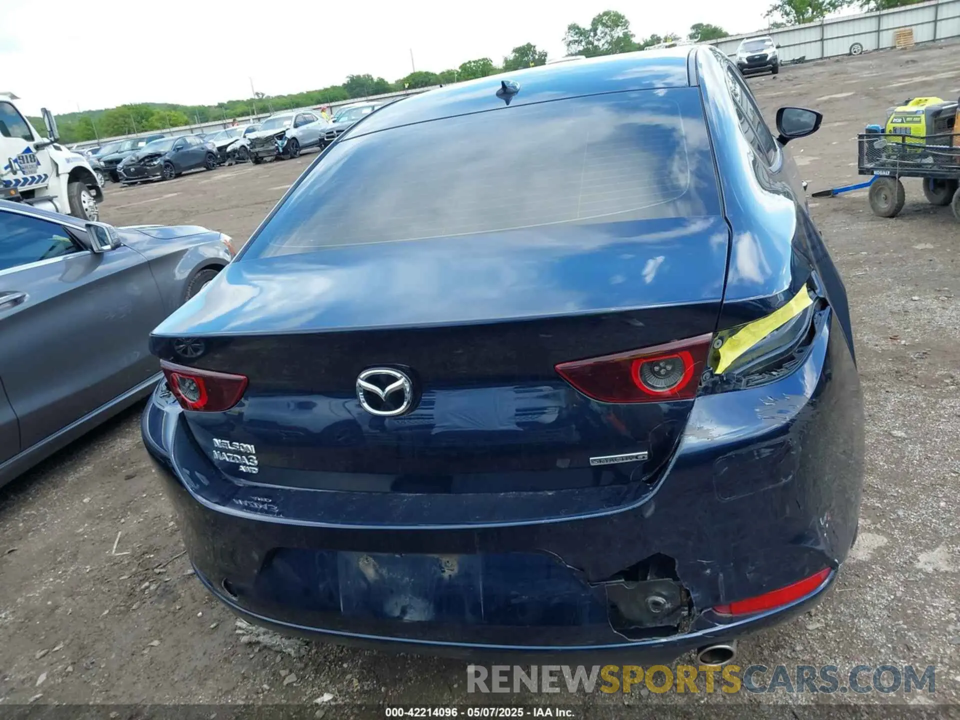 17 Photograph of a damaged car JM1BPBEM2L1163307 MAZDA MAZDA3 2020