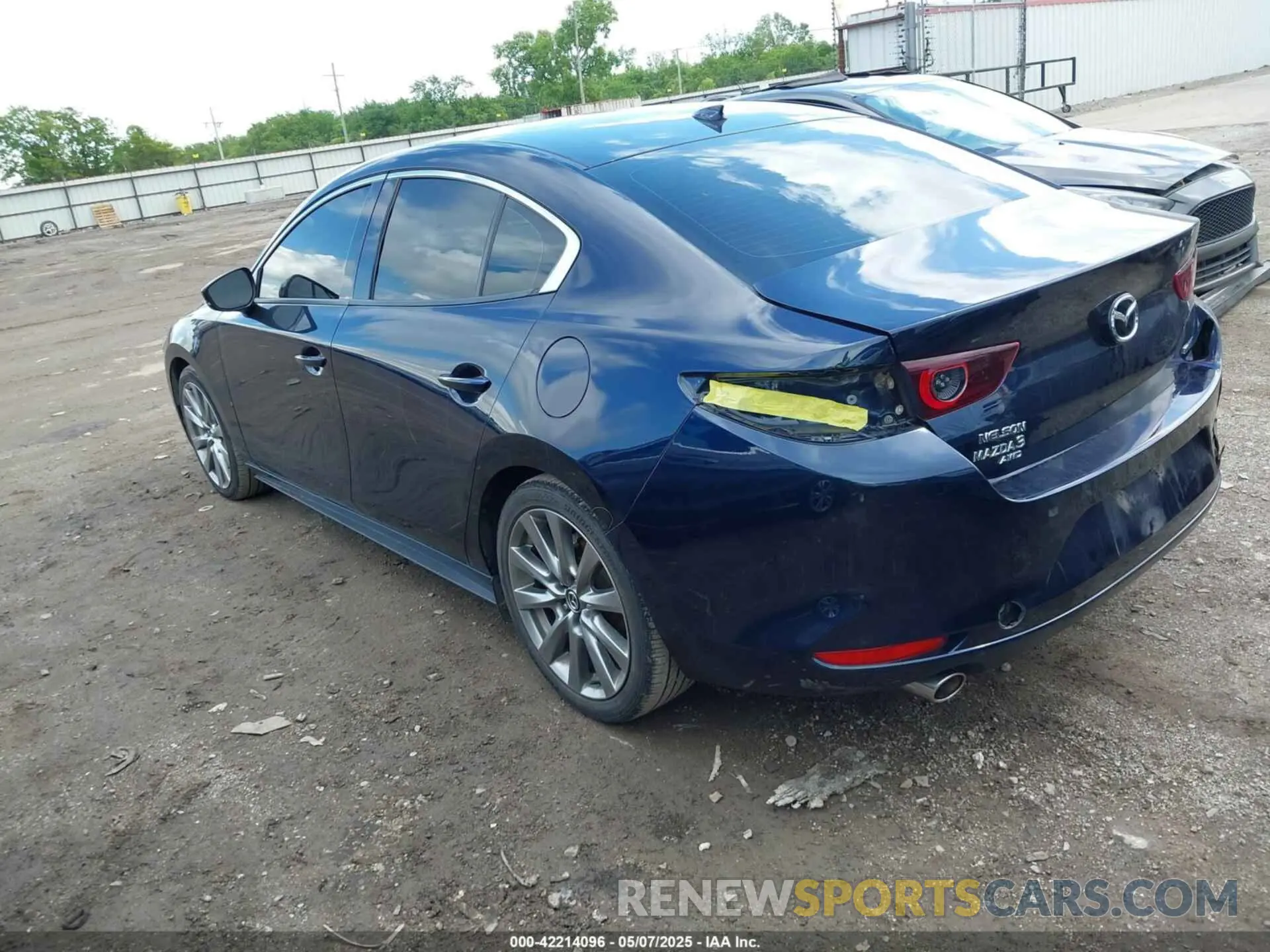 3 Photograph of a damaged car JM1BPBEM2L1163307 MAZDA MAZDA3 2020