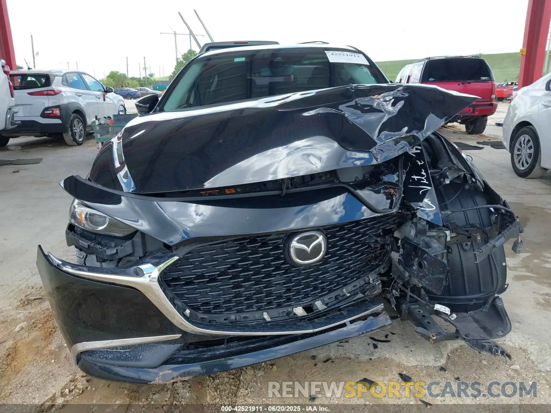 12 Photograph of a damaged car 3MZBPAAL3MM204570 MAZDA MAZDA3 2021