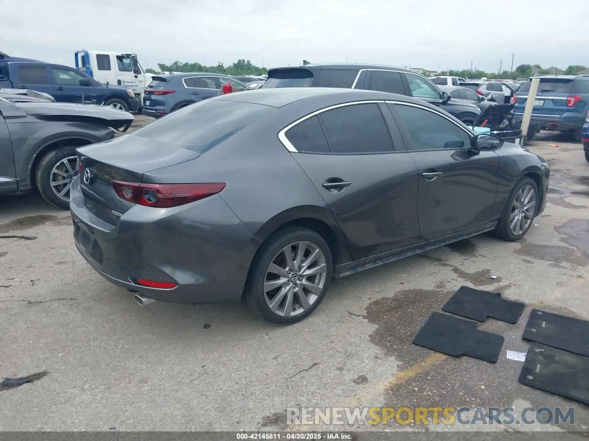 4 Photograph of a damaged car 3MZBPACL6MM252531 MAZDA MAZDA3 2021