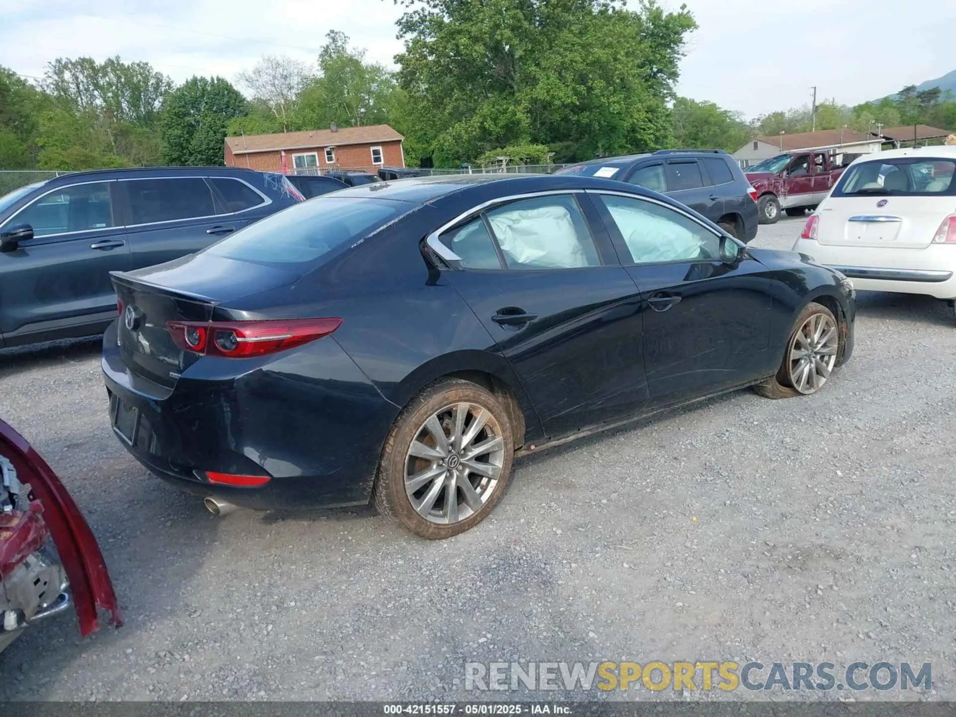 4 Photograph of a damaged car 3MZBPADL2MM254467 MAZDA MAZDA3 2021