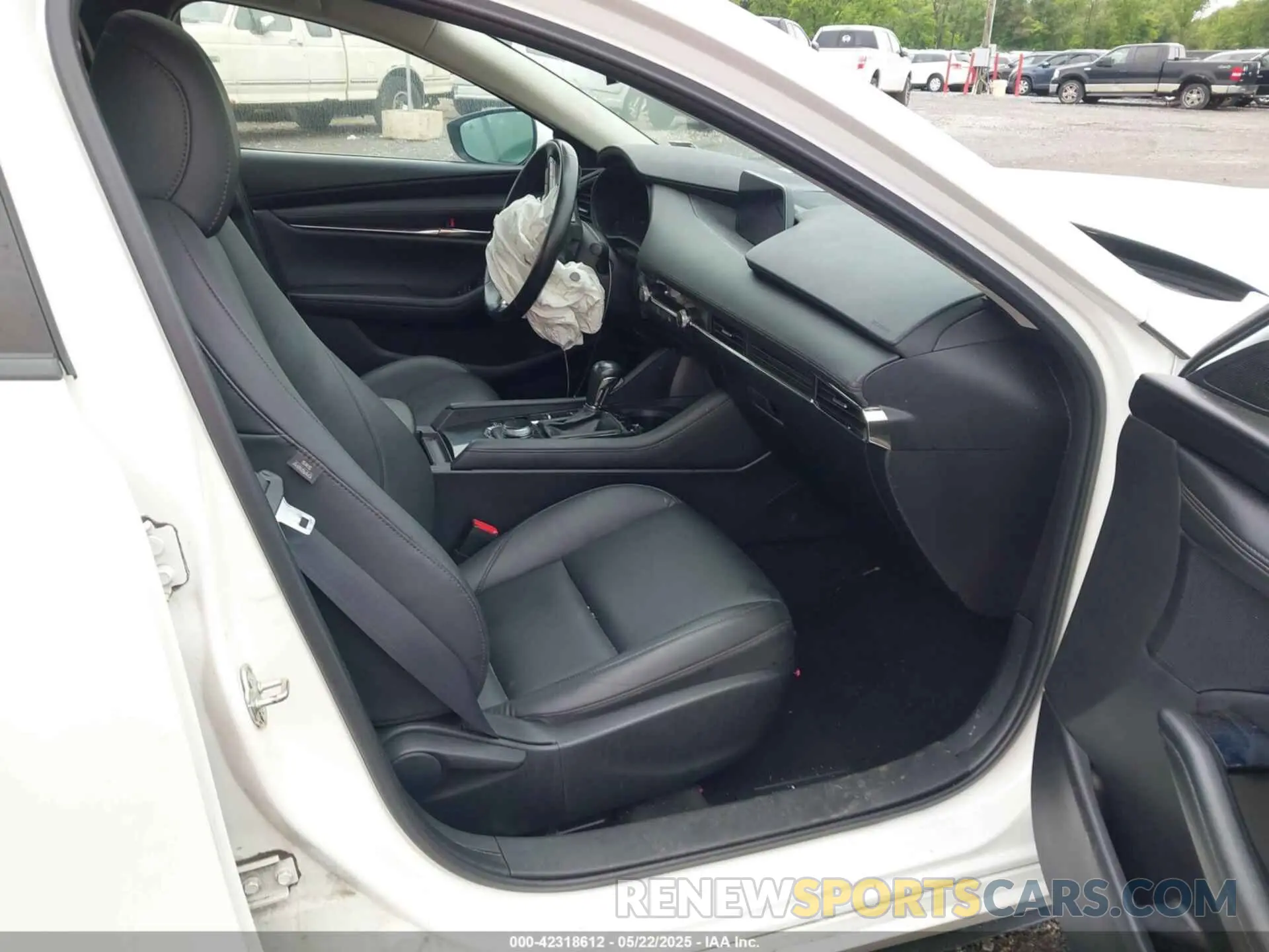 5 Photograph of a damaged car 3MZBPBCL0MM250862 MAZDA MAZDA3 2021