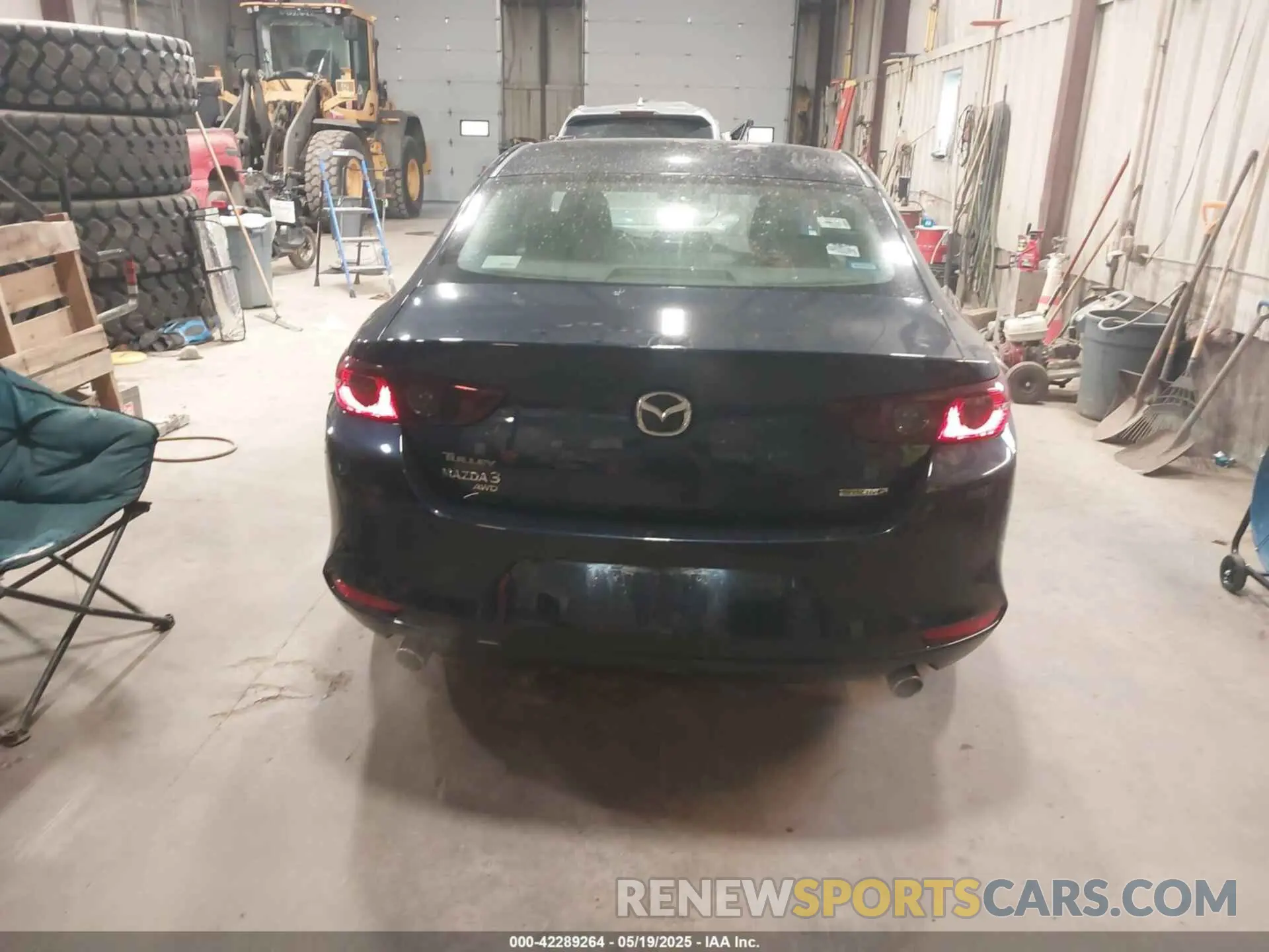 17 Photograph of a damaged car 3MZBPBCLXMM251212 MAZDA MAZDA3 2021