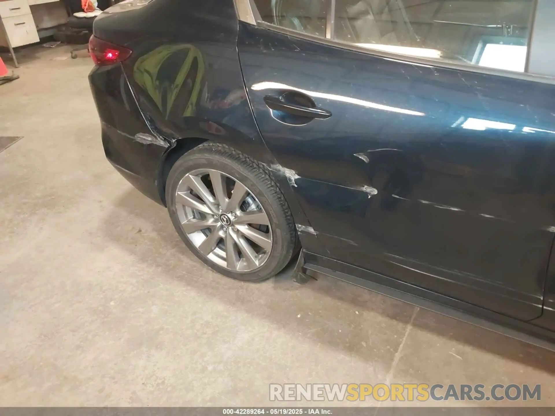 6 Photograph of a damaged car 3MZBPBCLXMM251212 MAZDA MAZDA3 2021