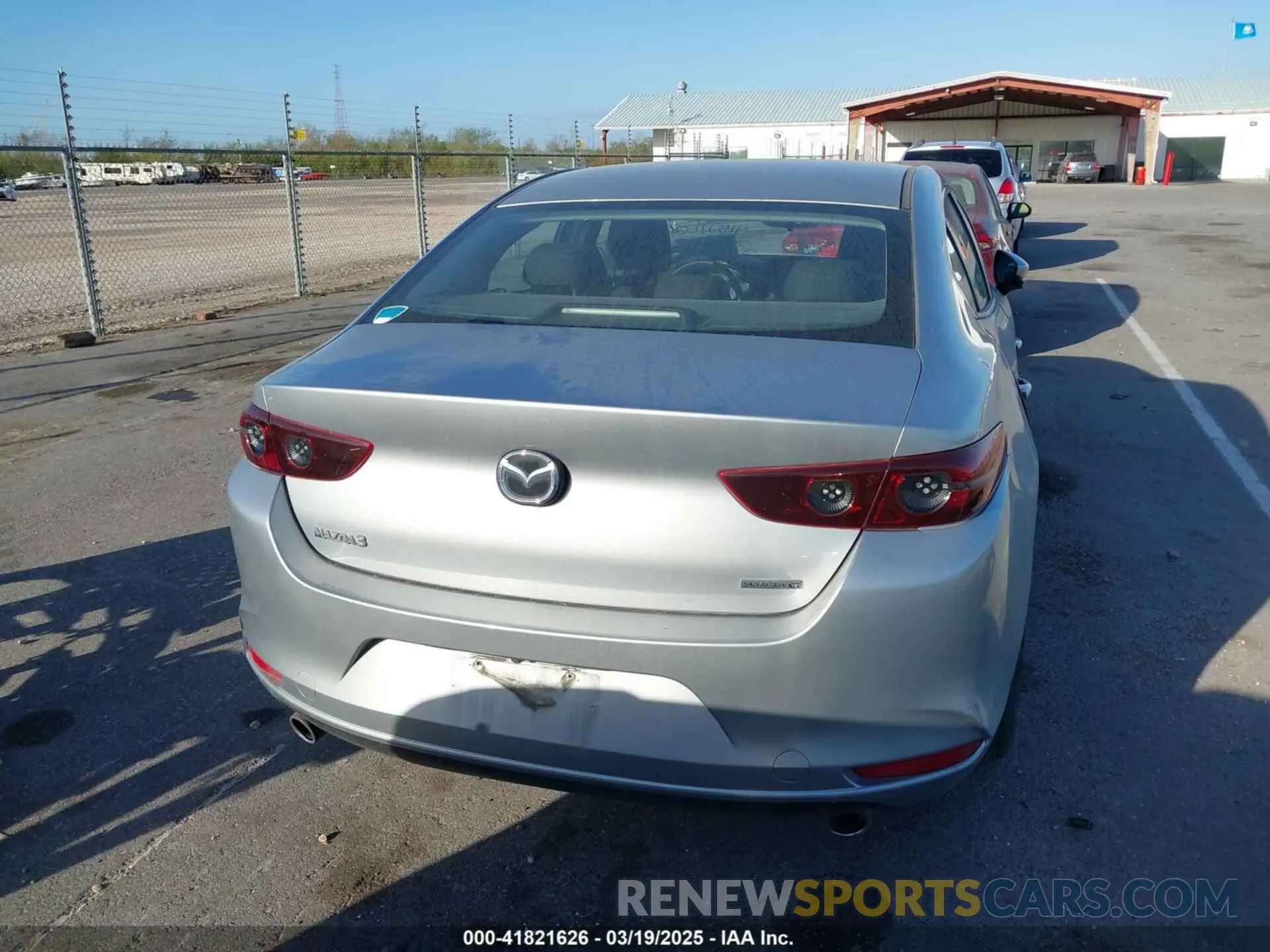 17 Photograph of a damaged car JM1BPAA71M1335435 MAZDA MAZDA3 2021
