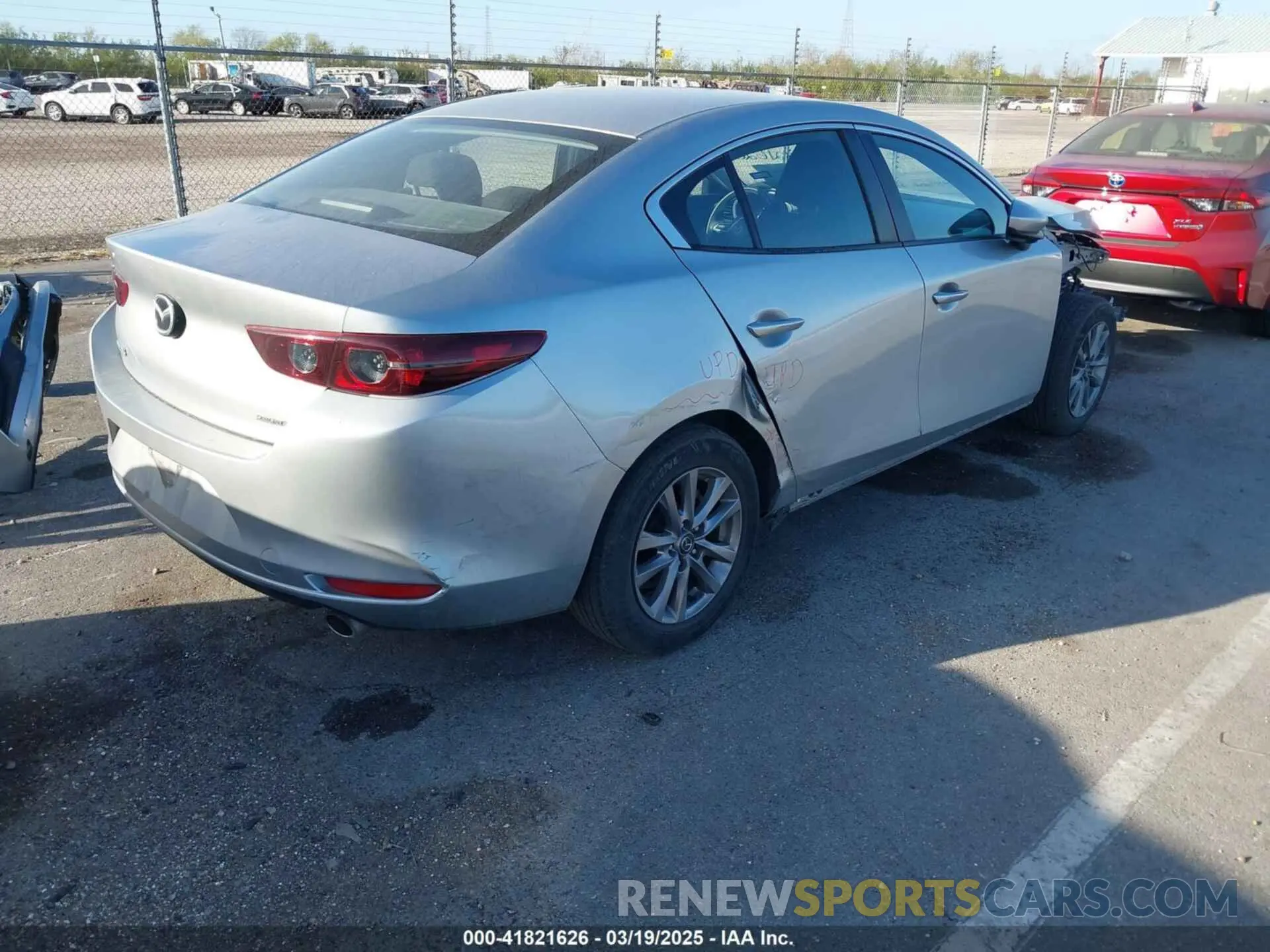 4 Photograph of a damaged car JM1BPAA71M1335435 MAZDA MAZDA3 2021