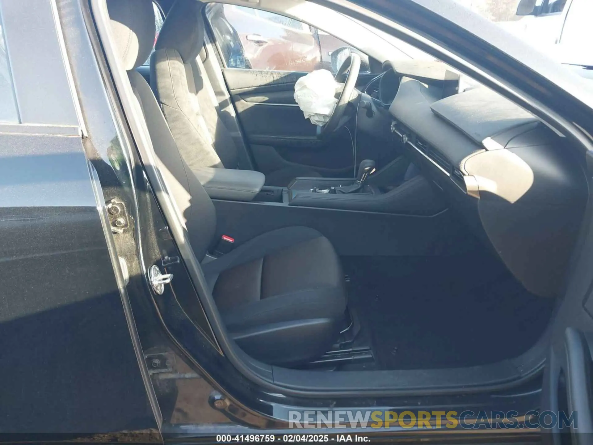 5 Photograph of a damaged car JM1BPAA72M1334617 MAZDA MAZDA3 2021