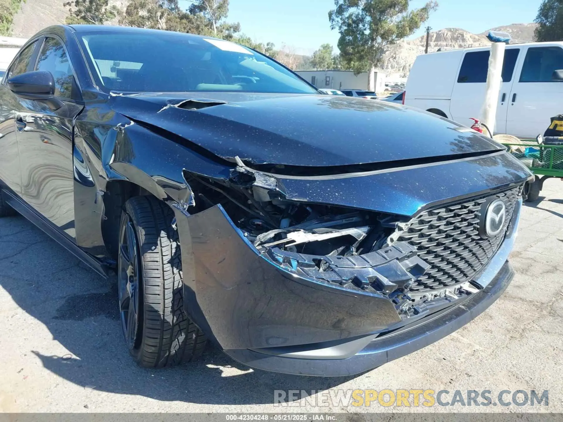 18 Photograph of a damaged car JM1BPAALXM1326956 MAZDA MAZDA3 2021