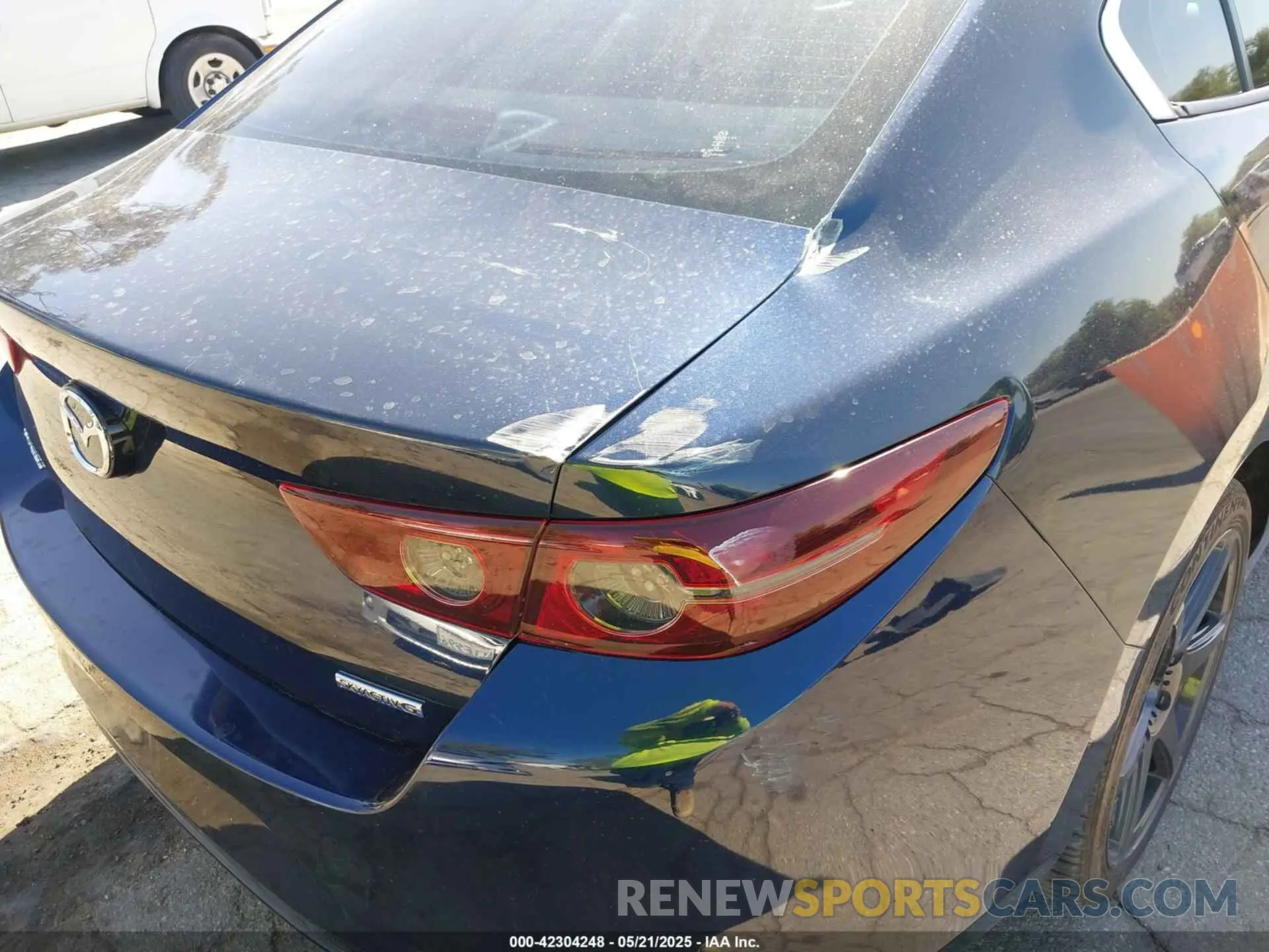 21 Photograph of a damaged car JM1BPAALXM1326956 MAZDA MAZDA3 2021