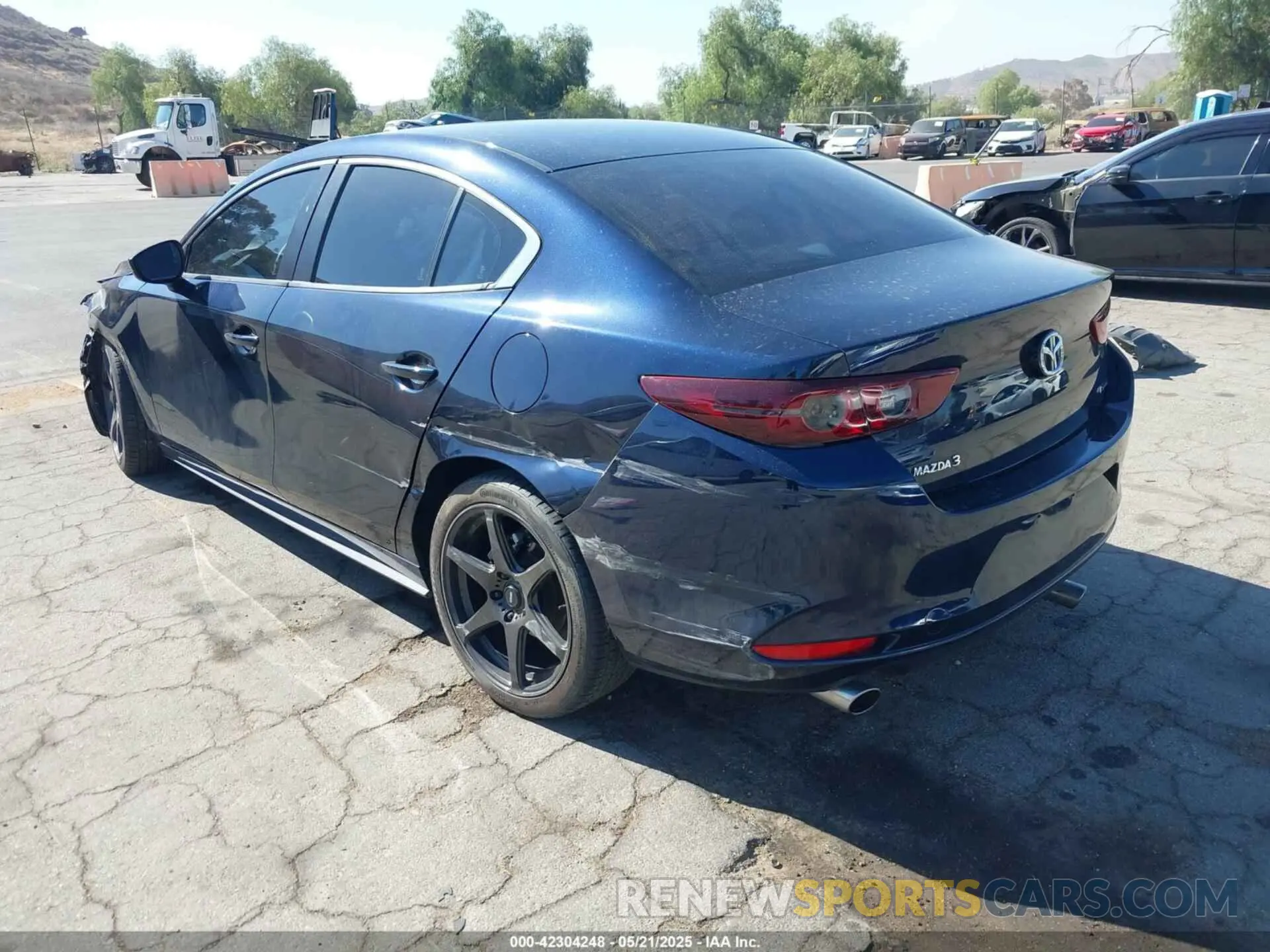 3 Photograph of a damaged car JM1BPAALXM1326956 MAZDA MAZDA3 2021