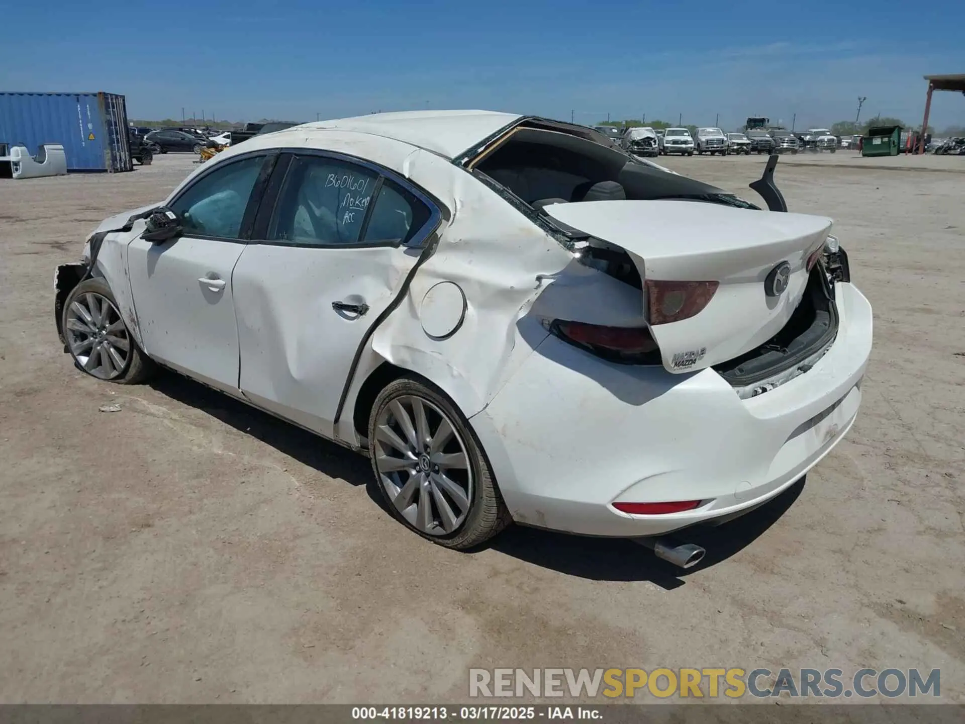 3 Photograph of a damaged car JM1BPABL0M1333705 MAZDA MAZDA3 2021