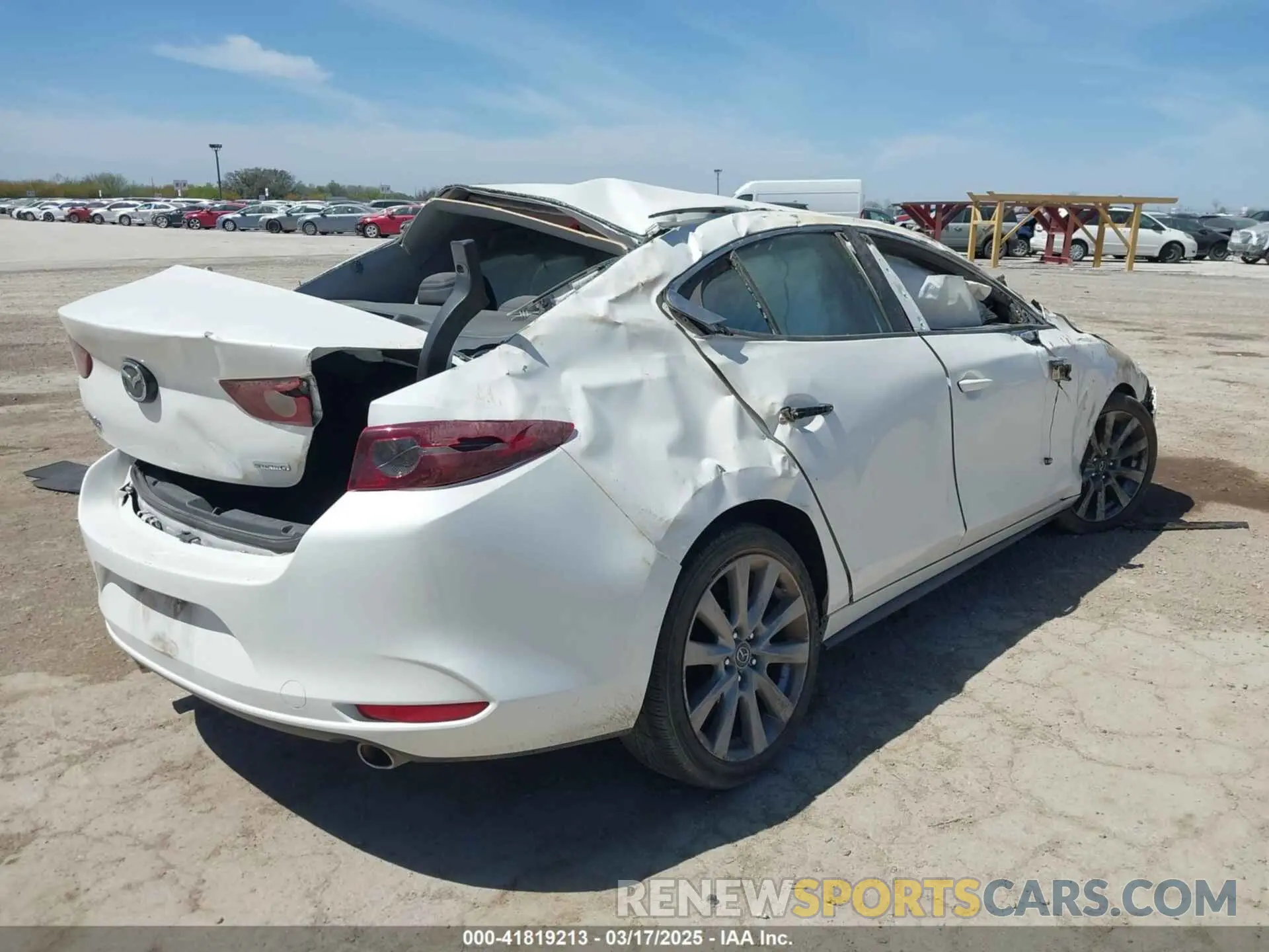 4 Photograph of a damaged car JM1BPABL0M1333705 MAZDA MAZDA3 2021