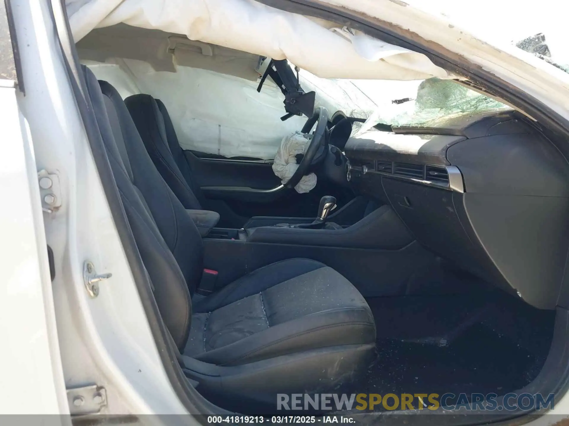 5 Photograph of a damaged car JM1BPABL0M1333705 MAZDA MAZDA3 2021