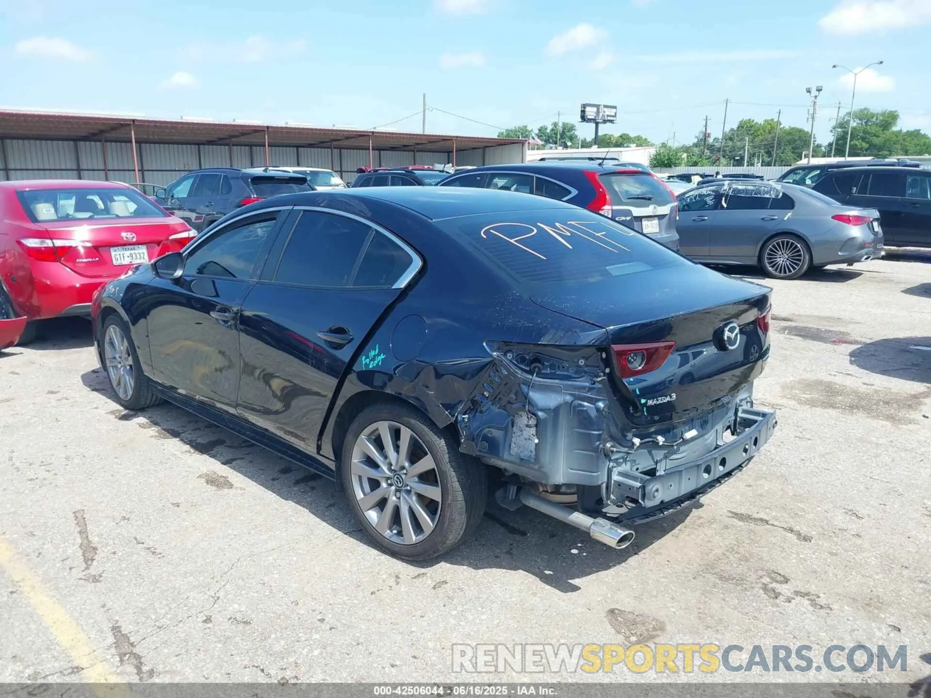 3 Photograph of a damaged car JM1BPABL1M1334488 MAZDA MAZDA3 2021