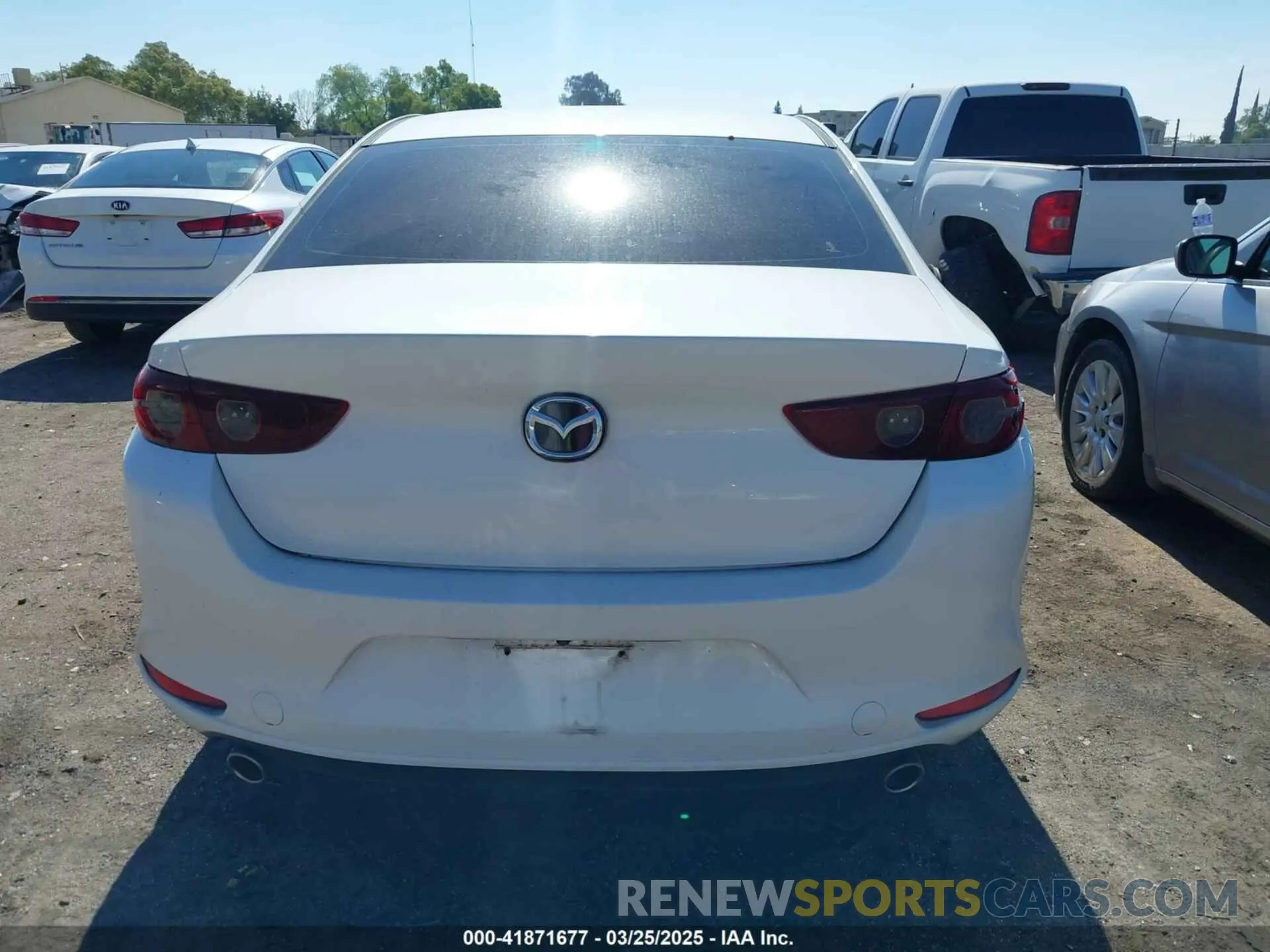 16 Photograph of a damaged car JM1BPABL7M1330705 MAZDA MAZDA3 2021