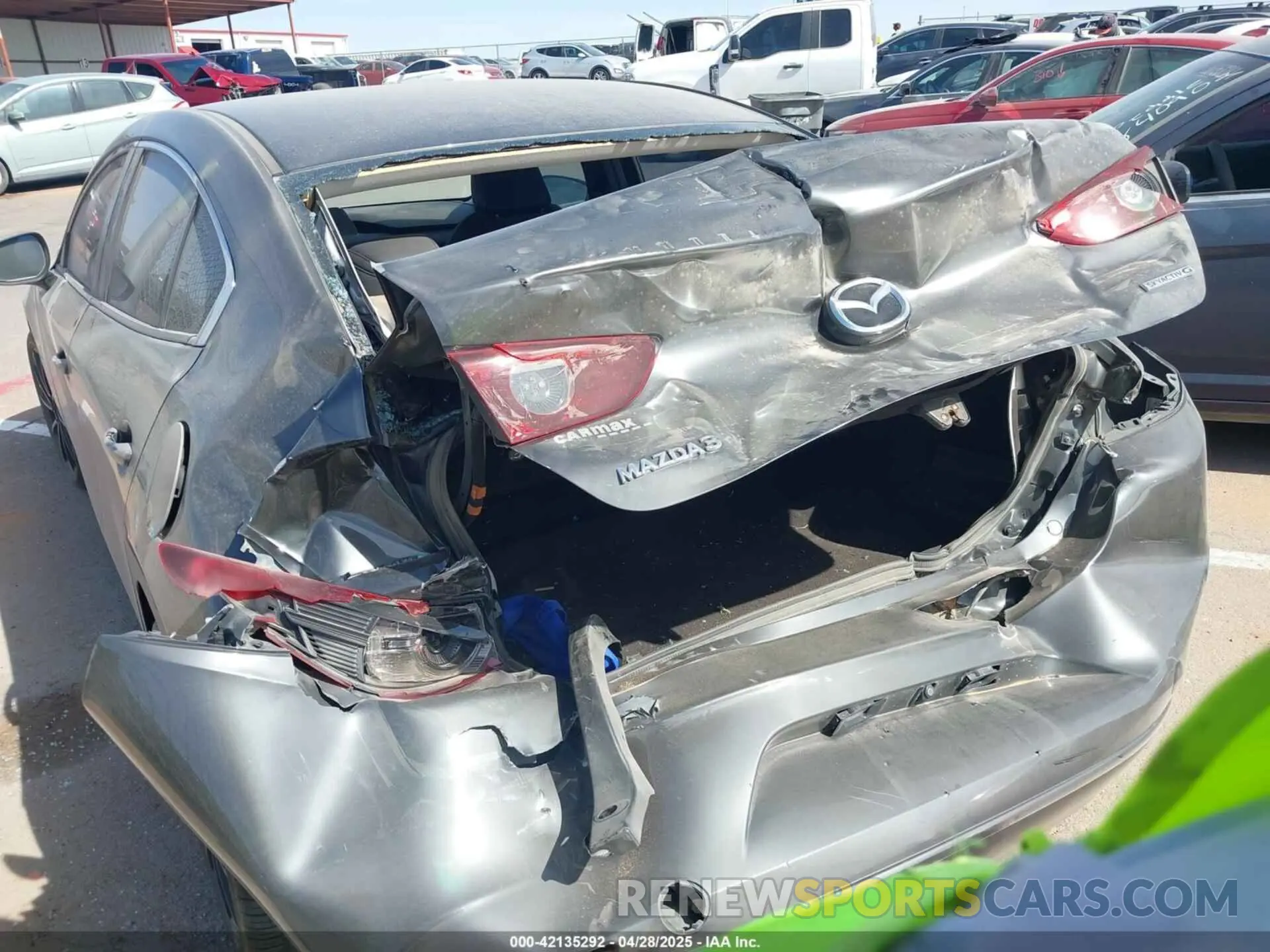 3 Photograph of a damaged car JM1BPABL7M1334057 MAZDA MAZDA3 2021