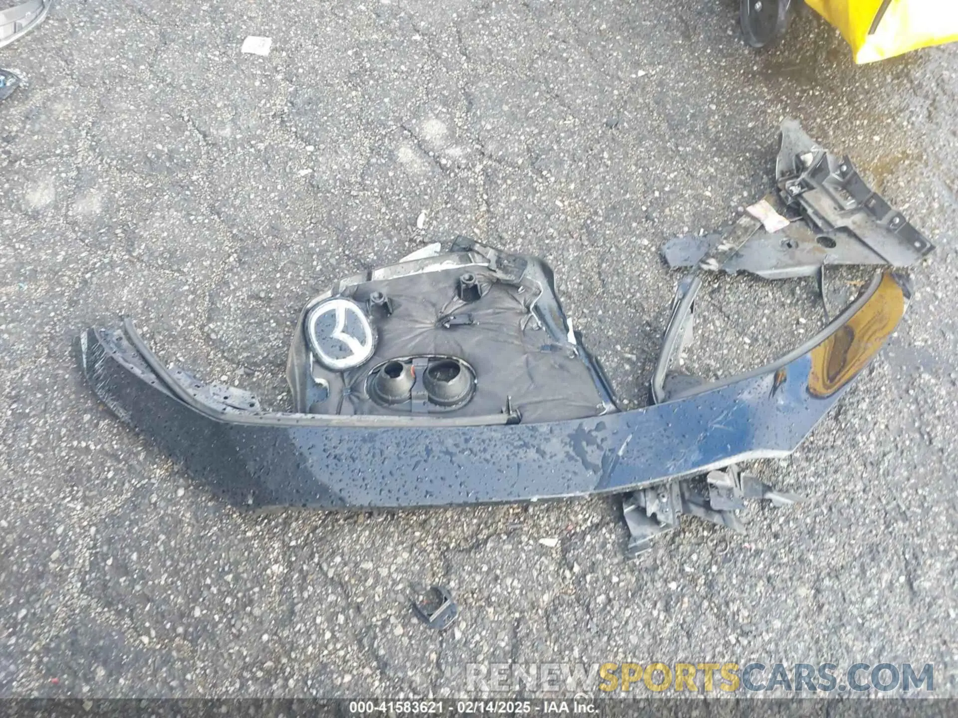 11 Photograph of a damaged car JM1BPACLXM1305621 MAZDA MAZDA3 2021