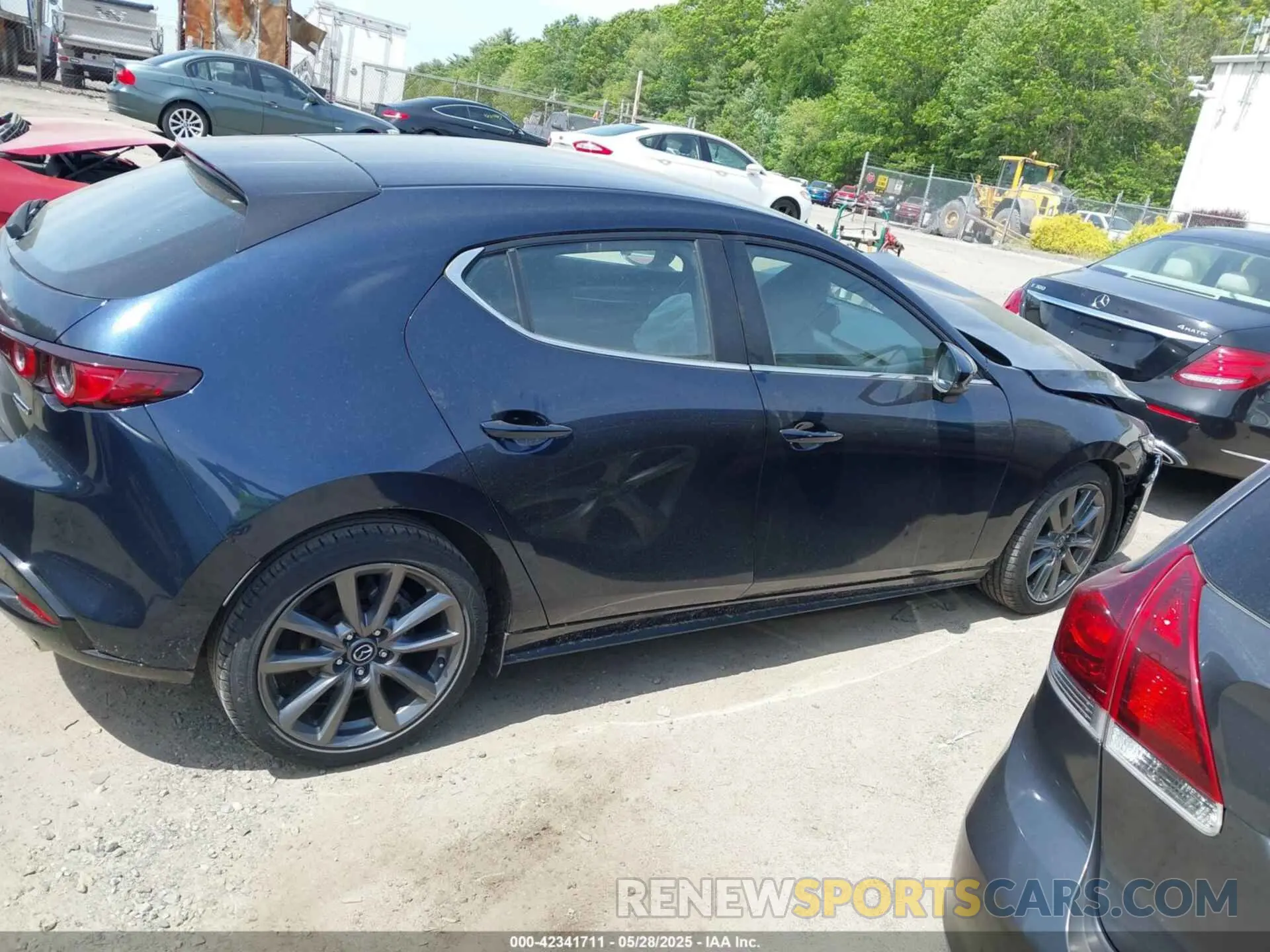 13 Photograph of a damaged car JM1BPAKL0M1323353 MAZDA MAZDA3 2021
