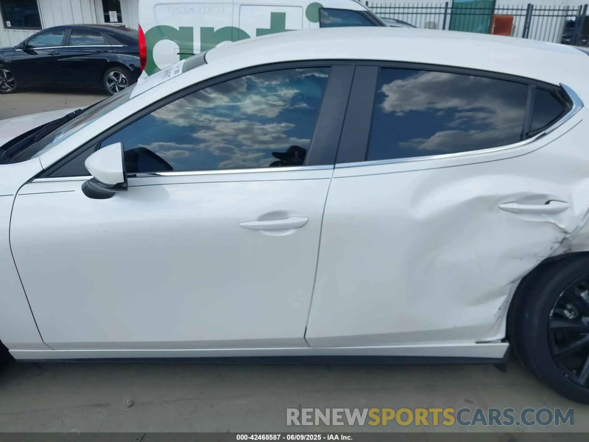14 Photograph of a damaged car JM1BPAKL9M1306969 MAZDA MAZDA3 2021