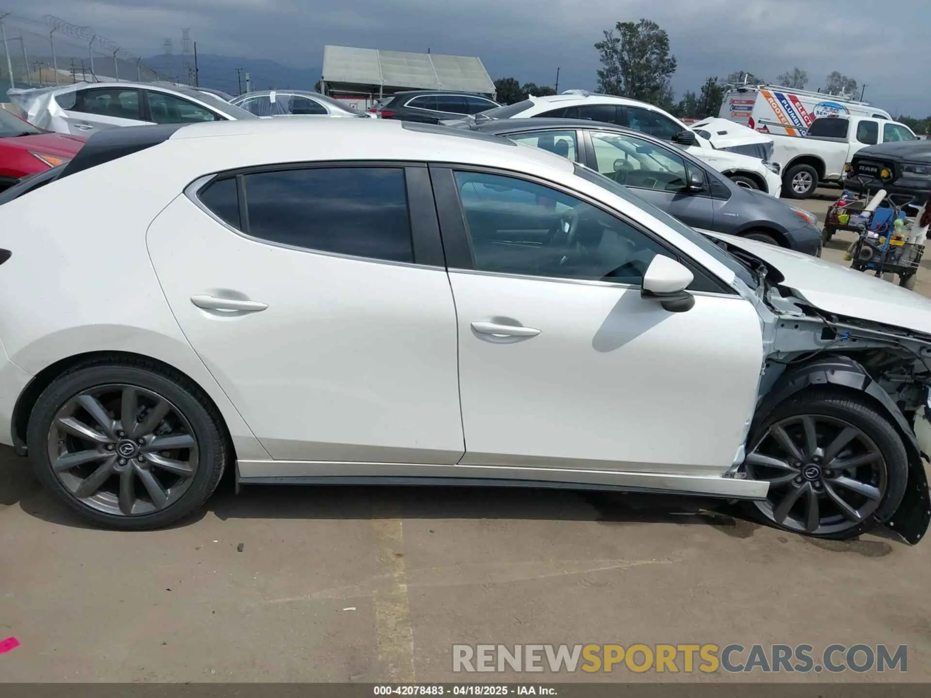 14 Photograph of a damaged car JM1BPALL3M1309705 MAZDA MAZDA3 2021