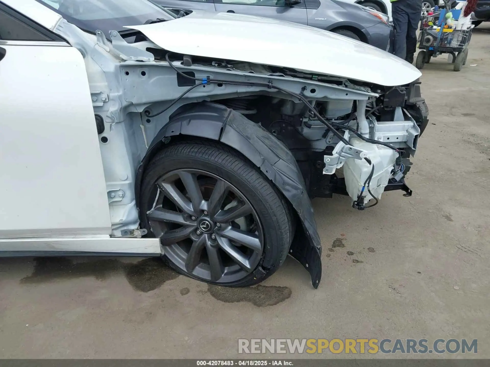 18 Photograph of a damaged car JM1BPALL3M1309705 MAZDA MAZDA3 2021