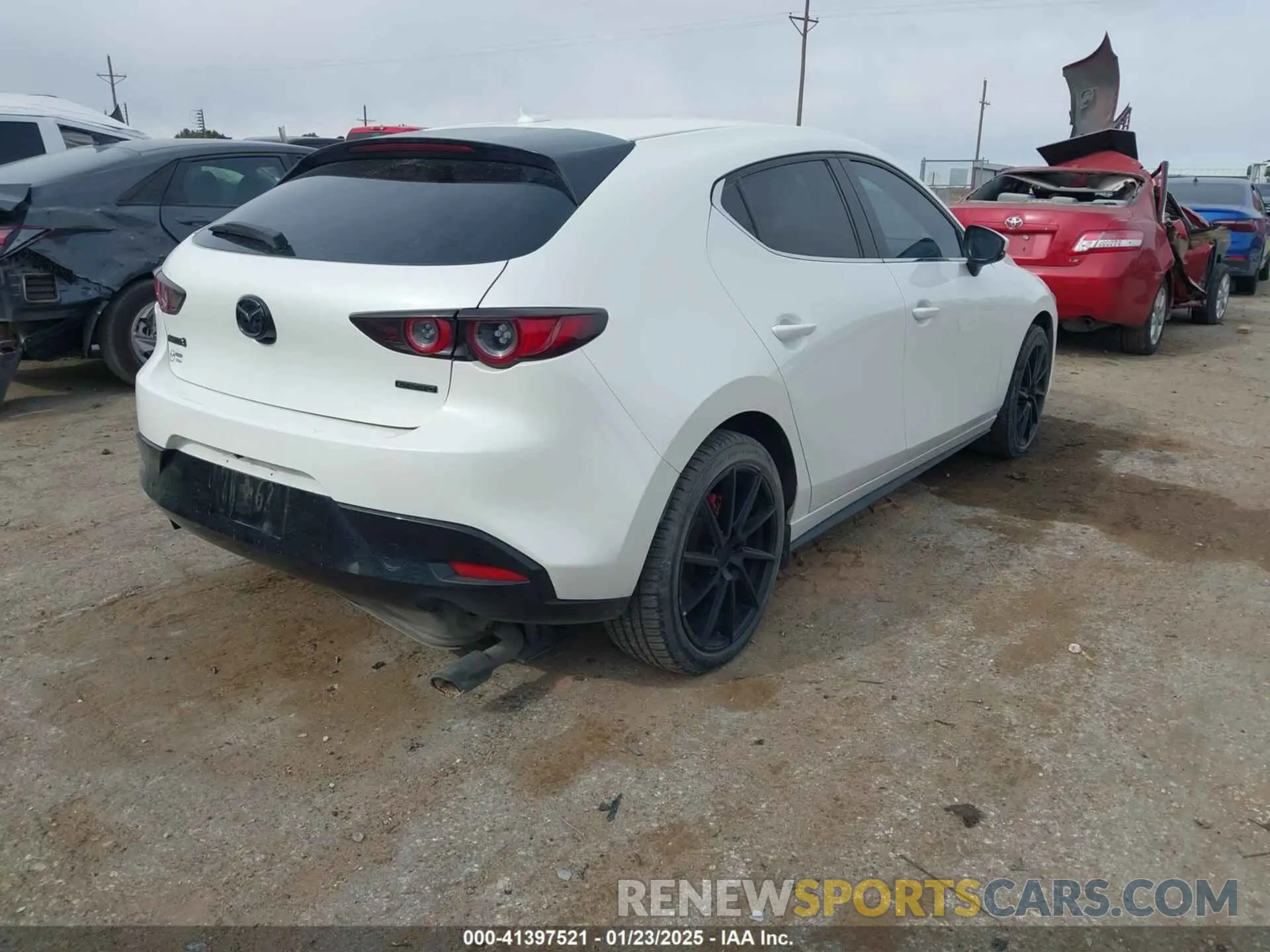 4 Photograph of a damaged car JM1BPAML0M1302385 MAZDA MAZDA3 2021