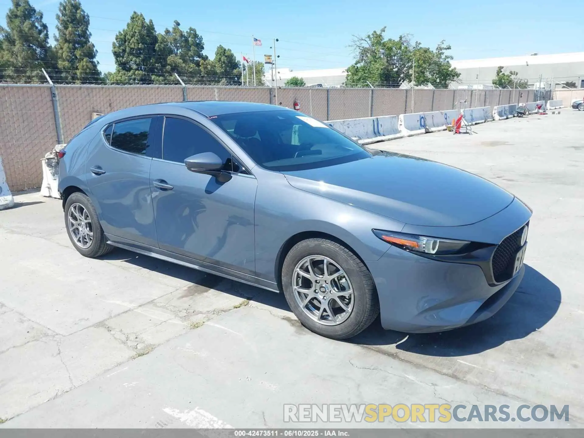 1 Photograph of a damaged car JM1BPAML0M1348671 MAZDA MAZDA3 2021