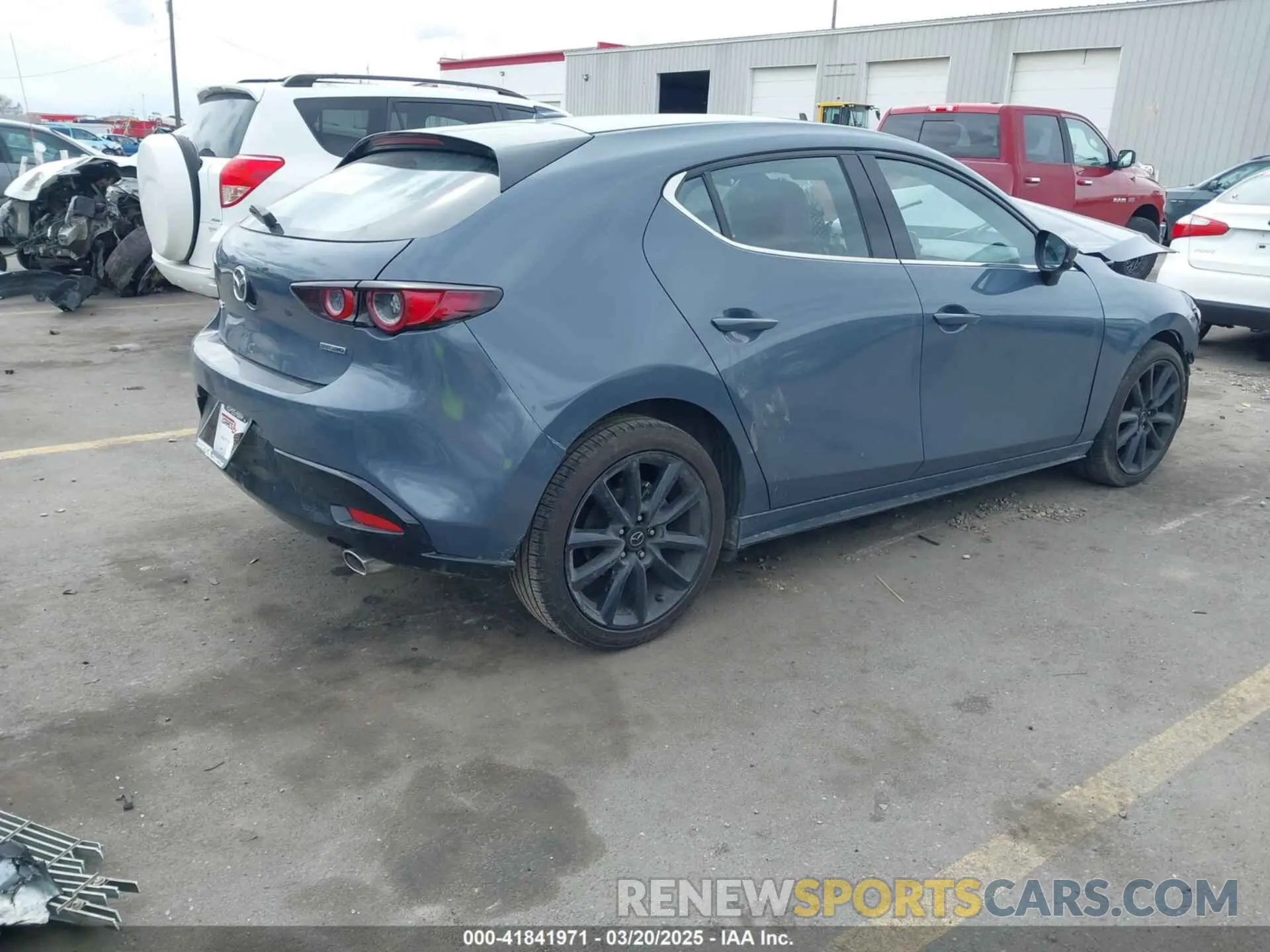 4 Photograph of a damaged car JM1BPAML1M1314092 MAZDA MAZDA3 2021