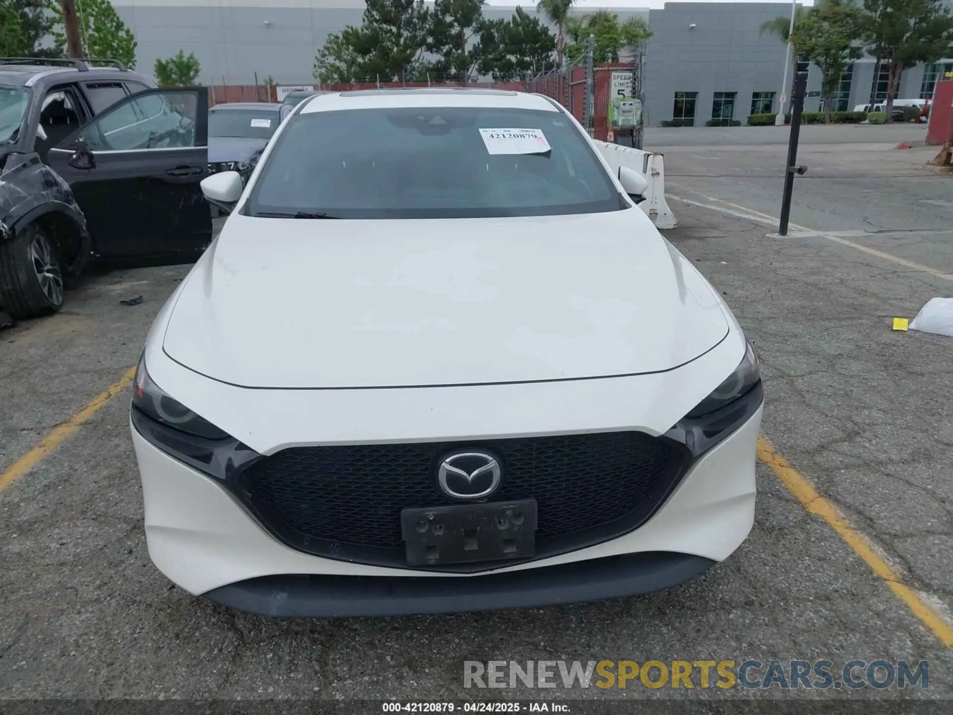 12 Photograph of a damaged car JM1BPAML3M1307029 MAZDA MAZDA3 2021
