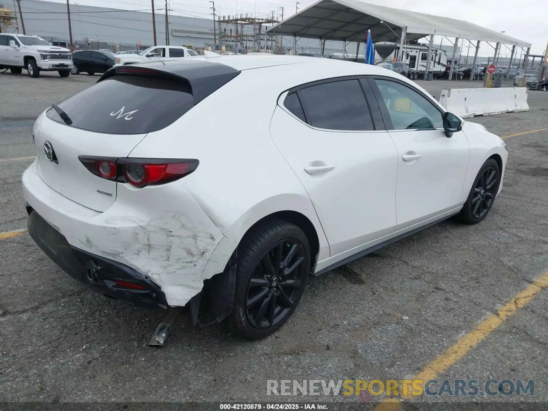 4 Photograph of a damaged car JM1BPAML3M1307029 MAZDA MAZDA3 2021