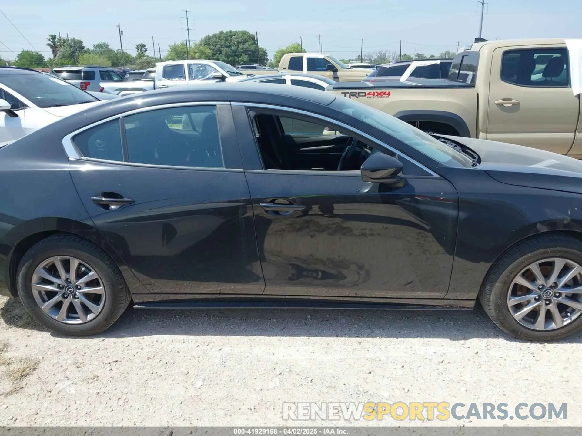 13 Photograph of a damaged car 3MZBPAA72NM307578 MAZDA MAZDA3 2022