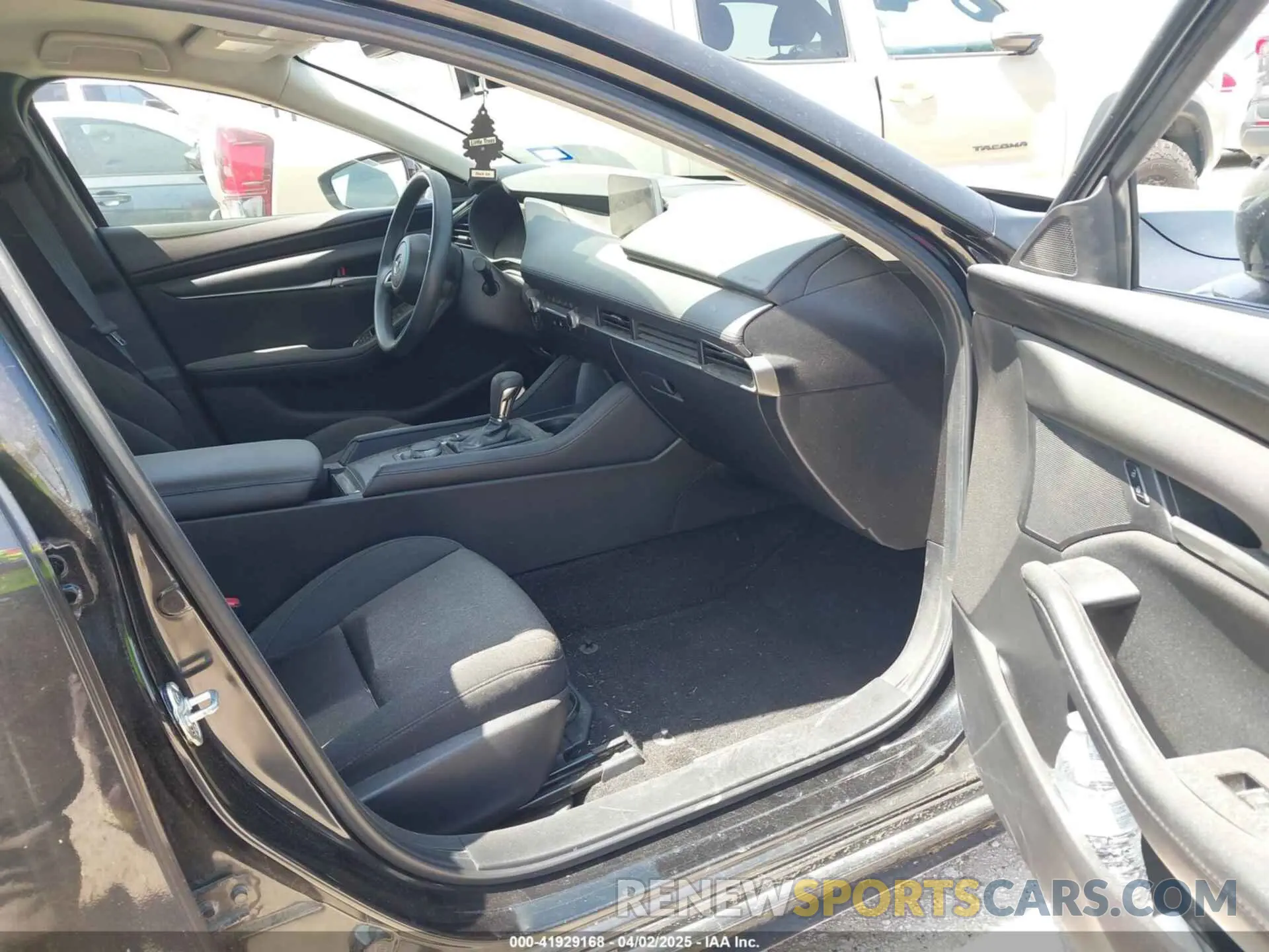 5 Photograph of a damaged car 3MZBPAA72NM307578 MAZDA MAZDA3 2022