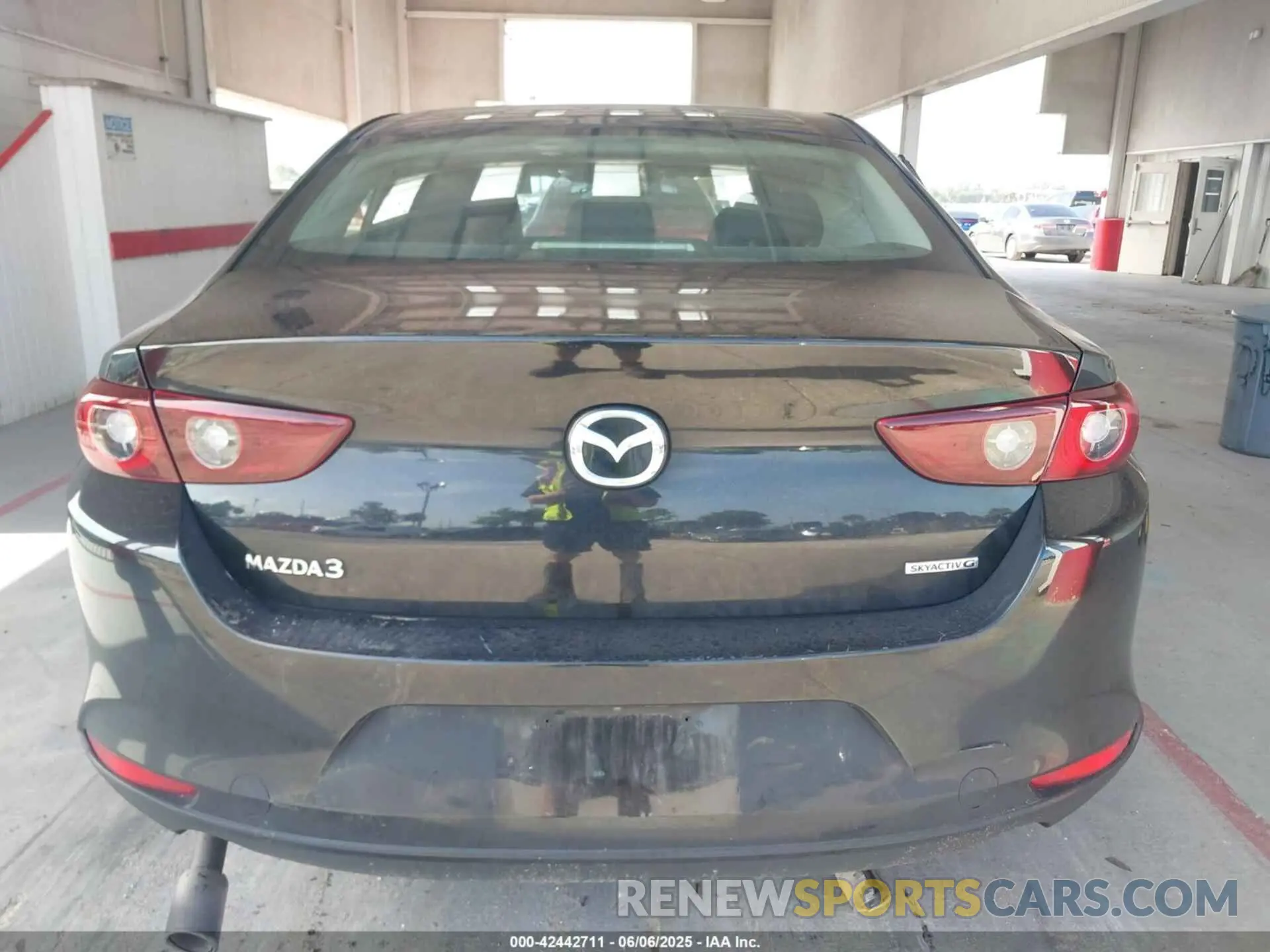 16 Photograph of a damaged car 3MZBPAA75NM311771 MAZDA MAZDA3 2022