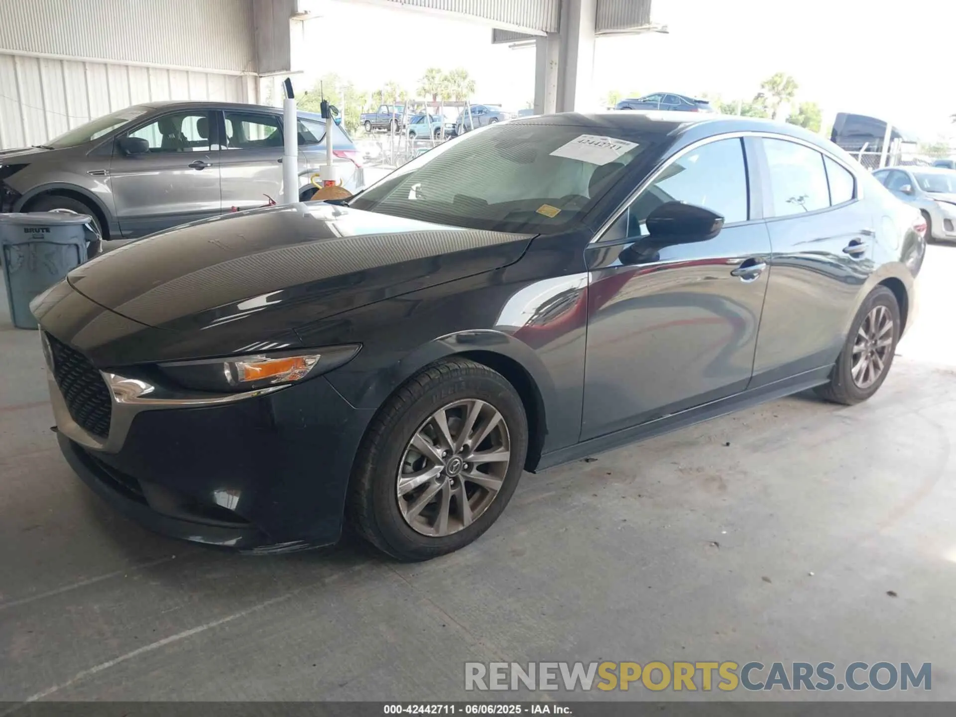 2 Photograph of a damaged car 3MZBPAA75NM311771 MAZDA MAZDA3 2022