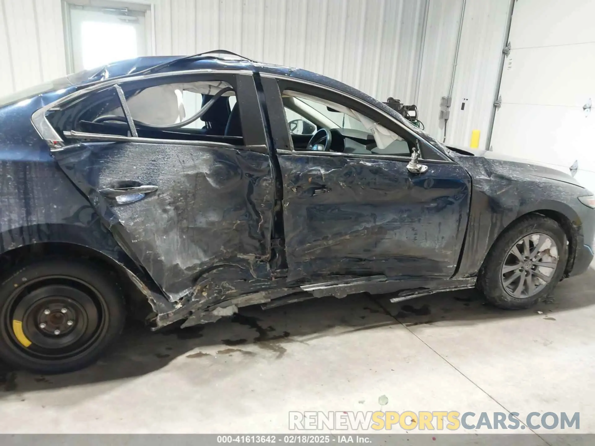 14 Photograph of a damaged car 3MZBPAAL2NM305231 MAZDA MAZDA3 2022