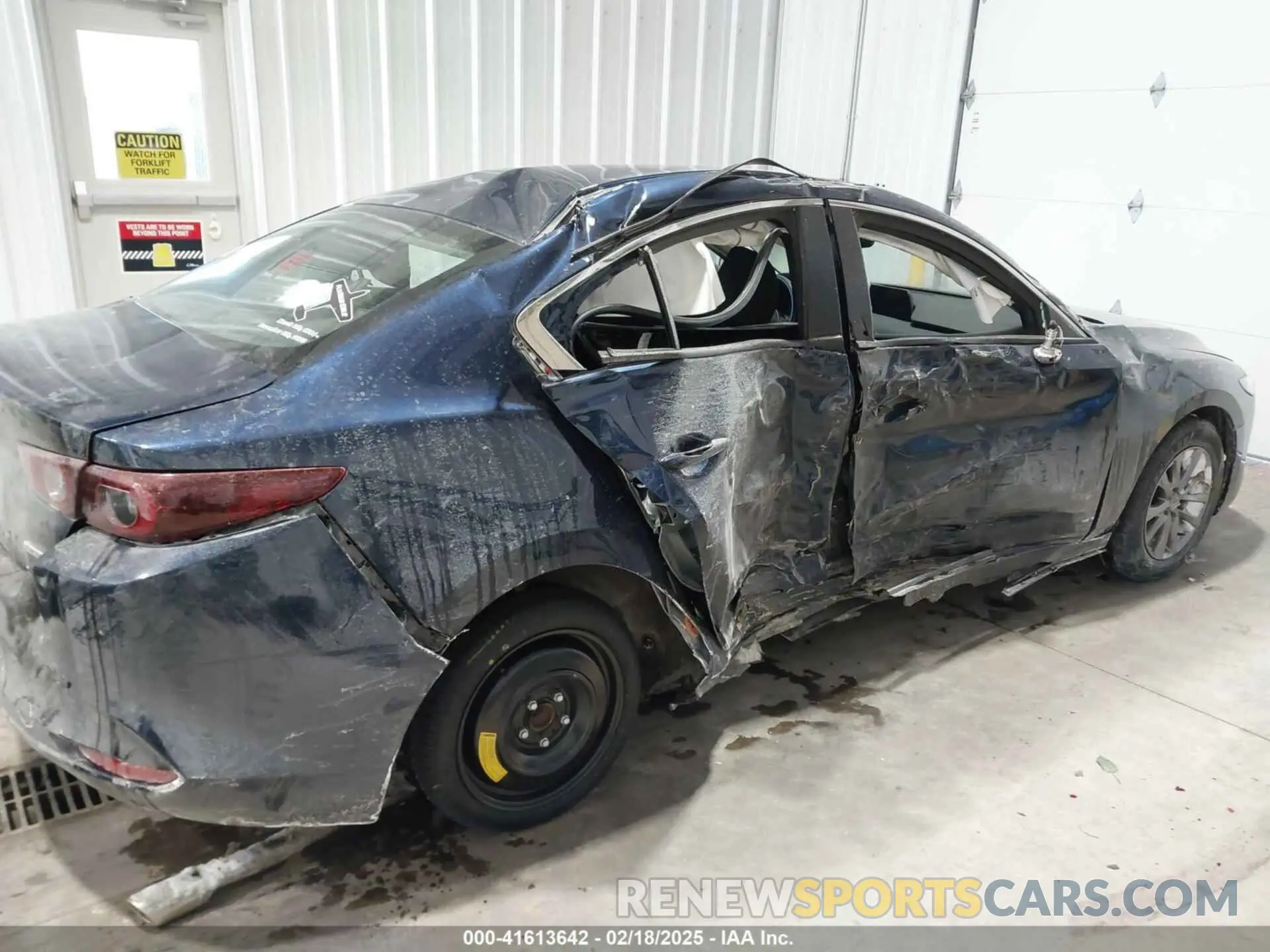 6 Photograph of a damaged car 3MZBPAAL2NM305231 MAZDA MAZDA3 2022