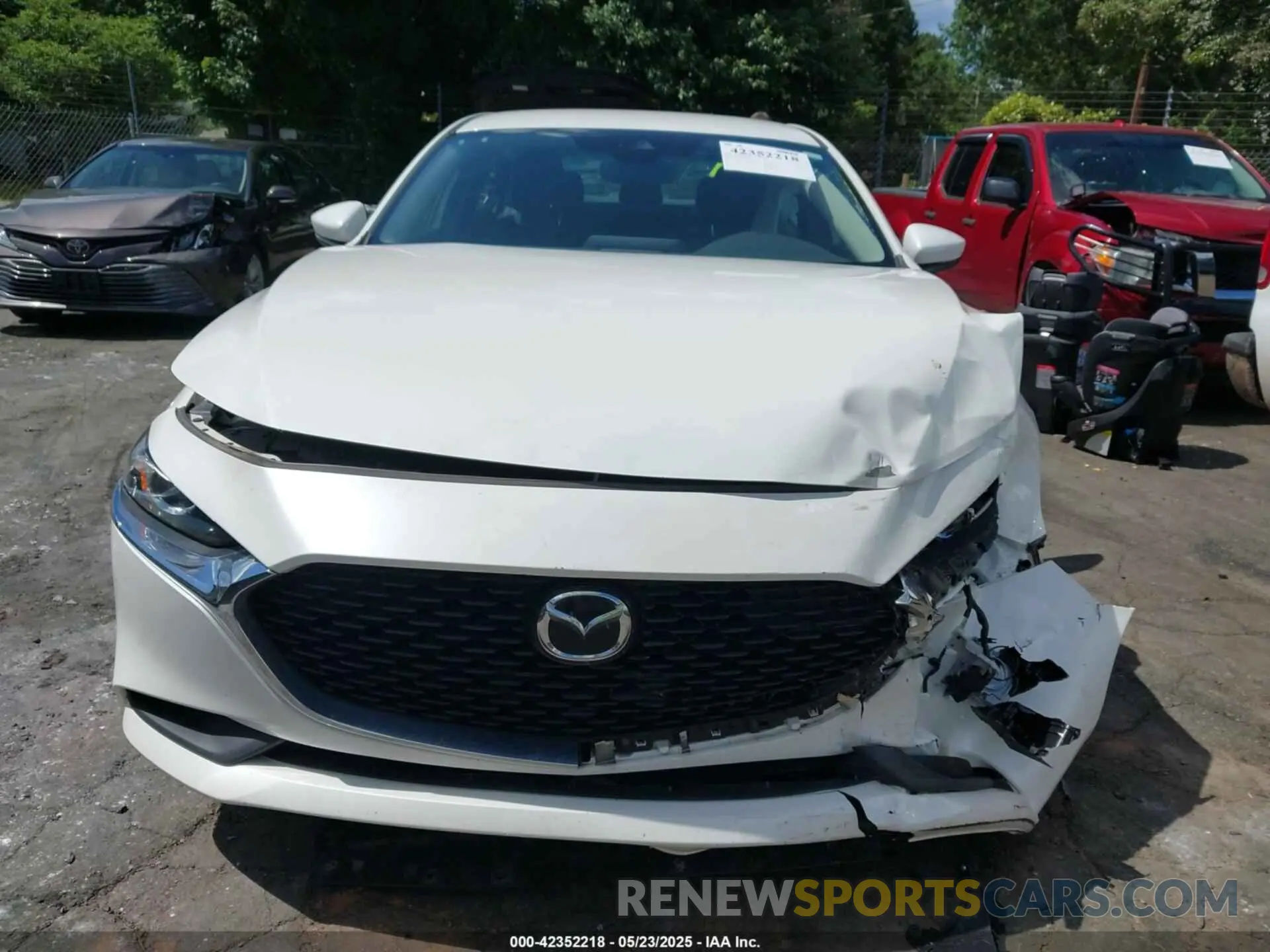 12 Photograph of a damaged car 3MZBPABL0NM313343 MAZDA MAZDA3 2022