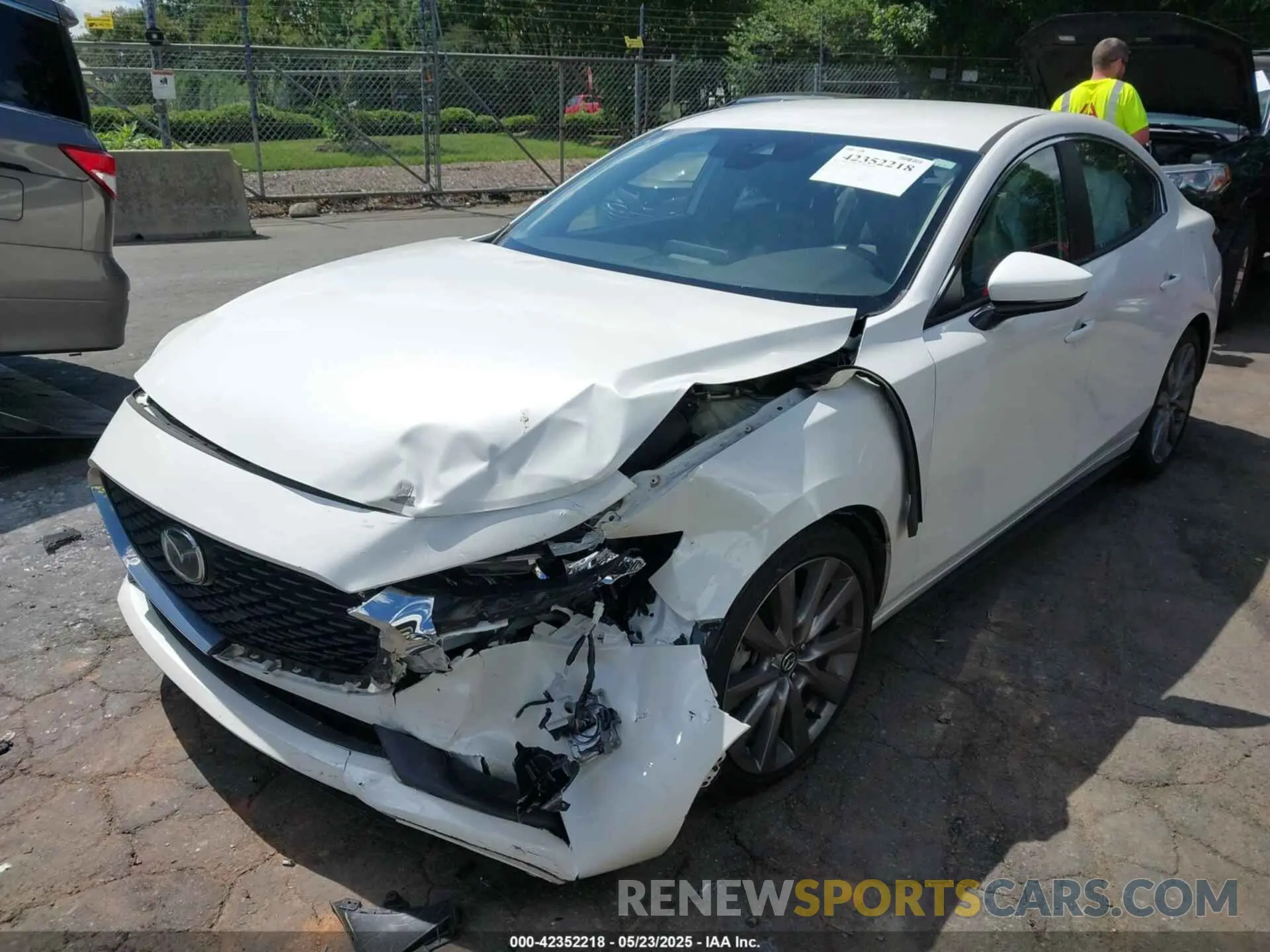 2 Photograph of a damaged car 3MZBPABL0NM313343 MAZDA MAZDA3 2022
