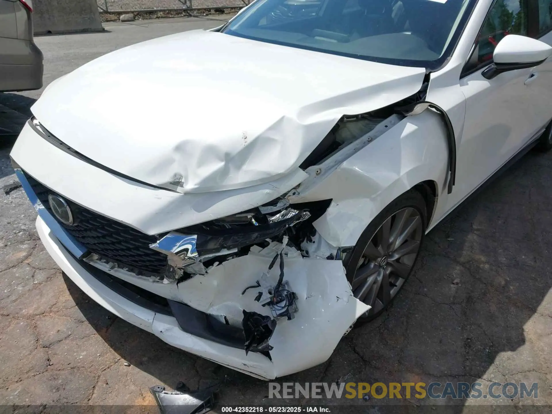 6 Photograph of a damaged car 3MZBPABL0NM313343 MAZDA MAZDA3 2022