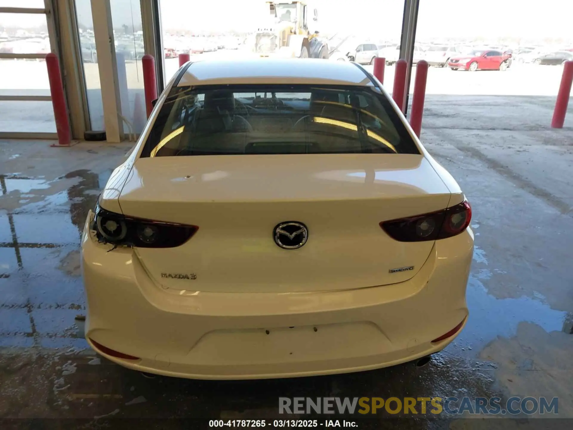 17 Photograph of a damaged car 3MZBPABL2NM313697 MAZDA MAZDA3 2022