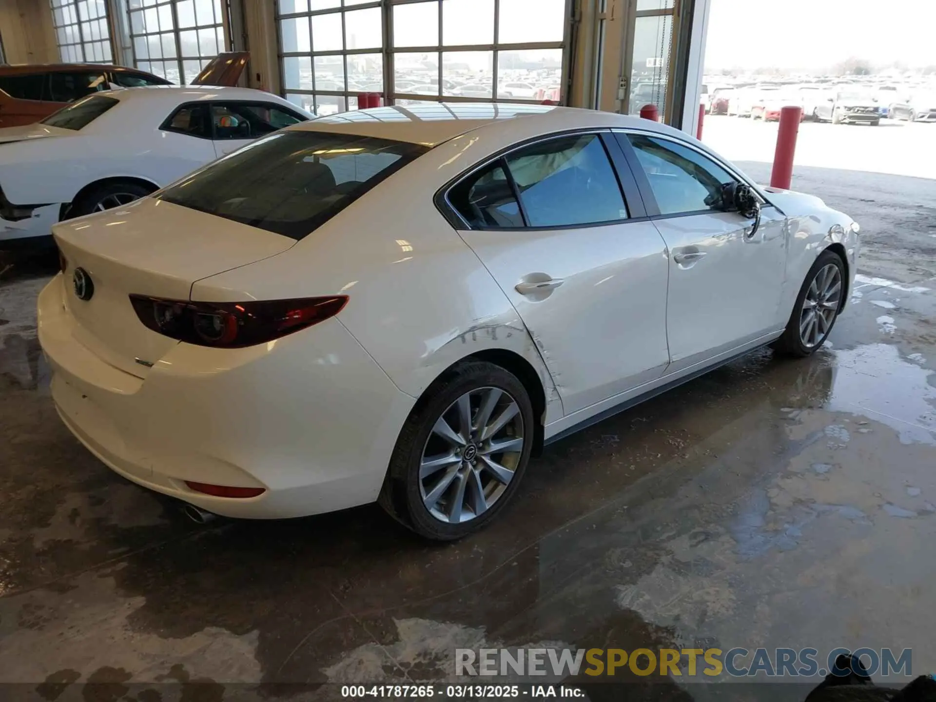 4 Photograph of a damaged car 3MZBPABL2NM313697 MAZDA MAZDA3 2022