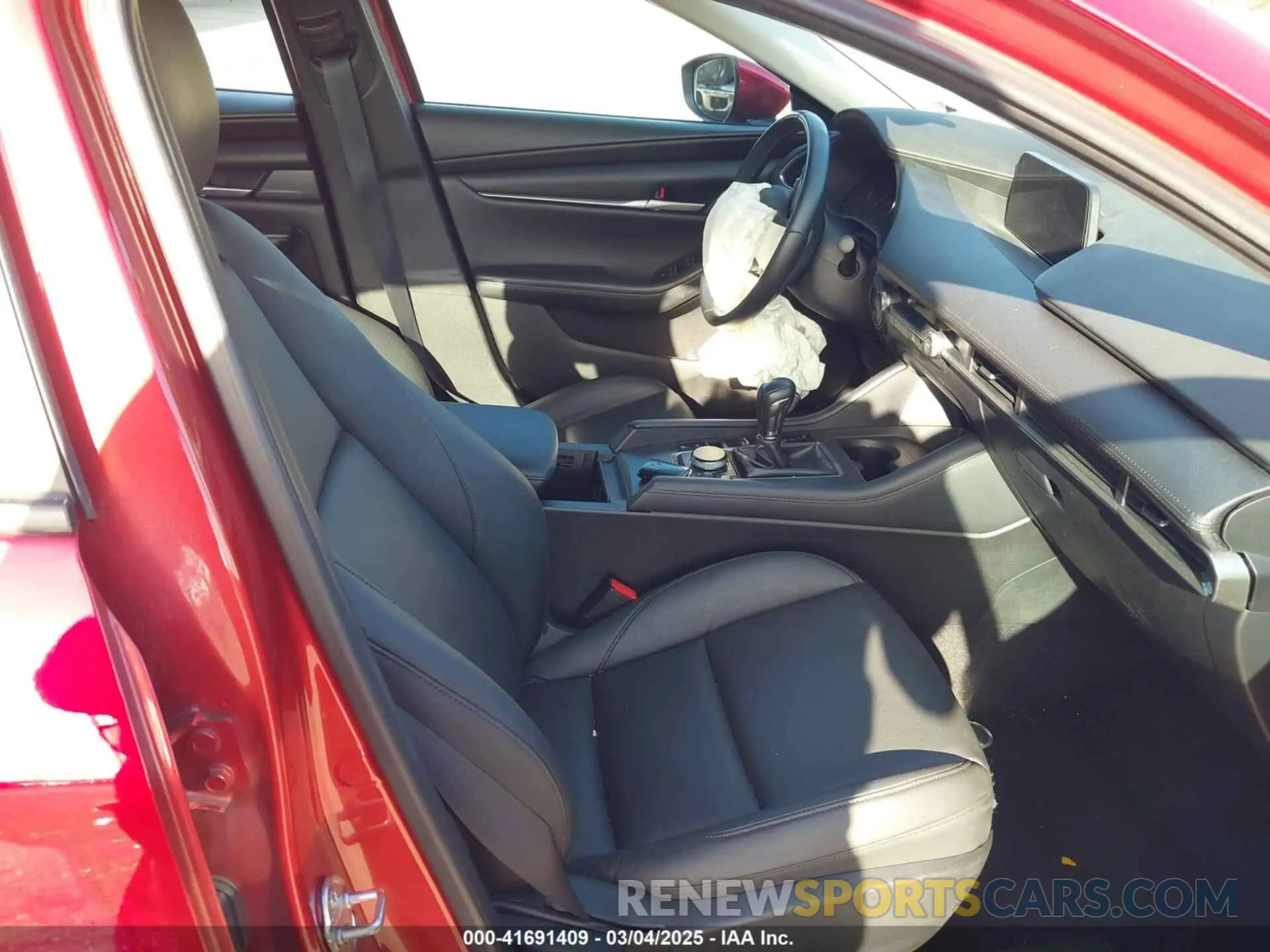 5 Photograph of a damaged car 3MZBPABL4NM302698 MAZDA MAZDA3 2022