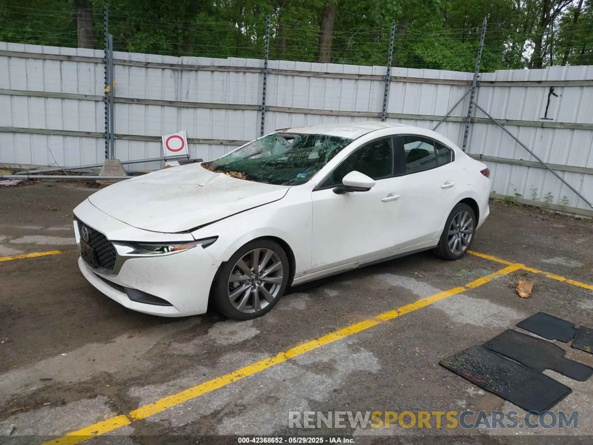 2 Photograph of a damaged car 3MZBPABL5NM315279 MAZDA MAZDA3 2022