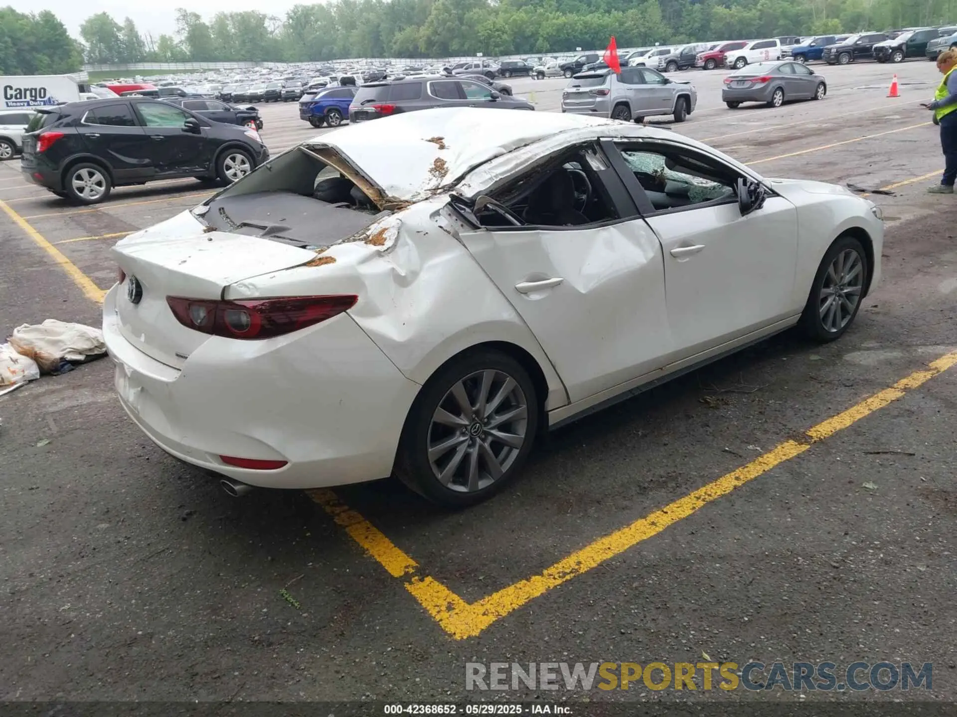 4 Photograph of a damaged car 3MZBPABL5NM315279 MAZDA MAZDA3 2022