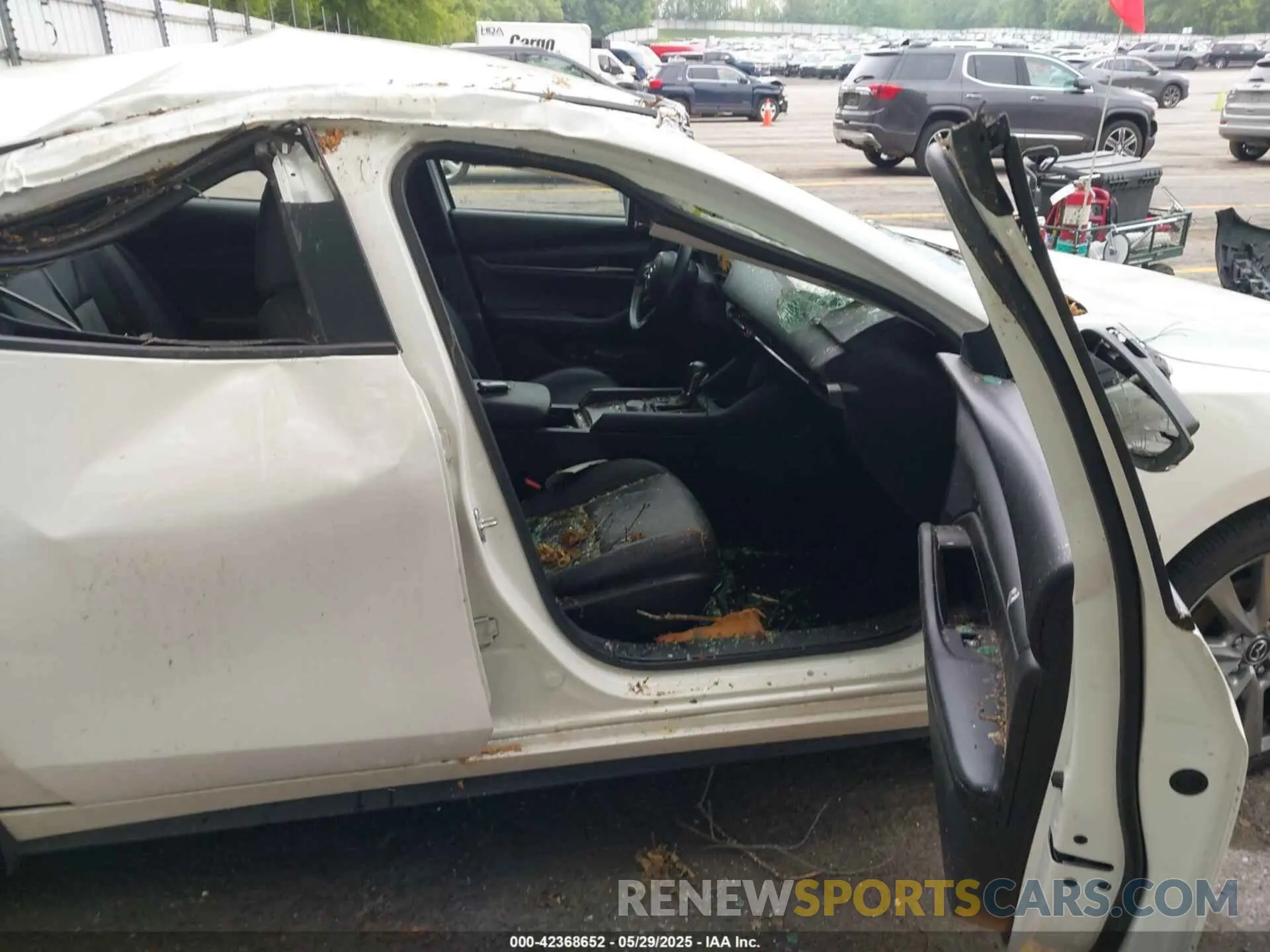 5 Photograph of a damaged car 3MZBPABL5NM315279 MAZDA MAZDA3 2022