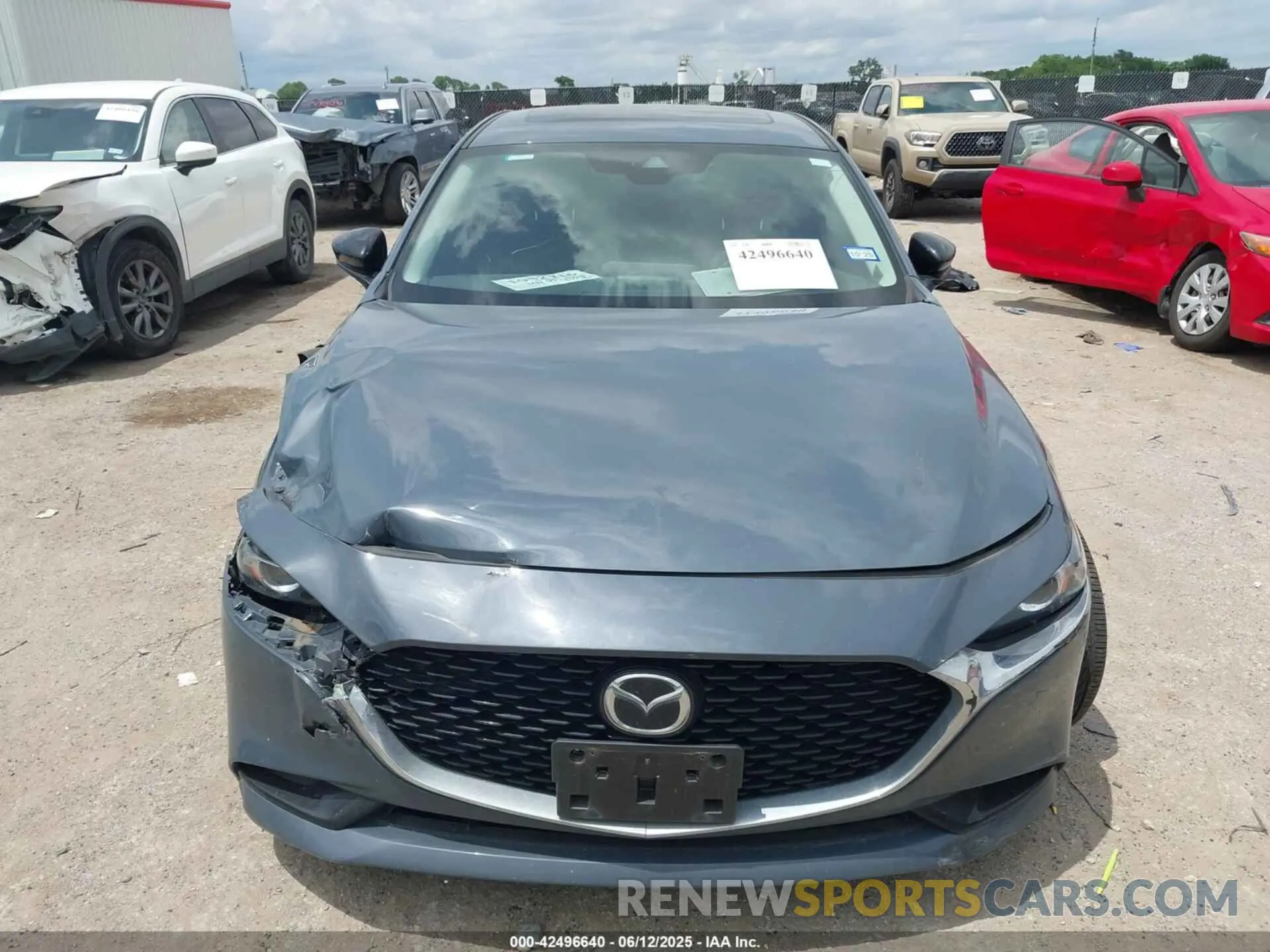 12 Photograph of a damaged car 3MZBPACL7NM312611 MAZDA MAZDA3 2022